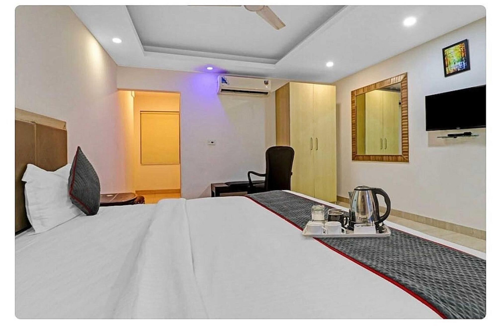 Hotel Super O Mahal 3*