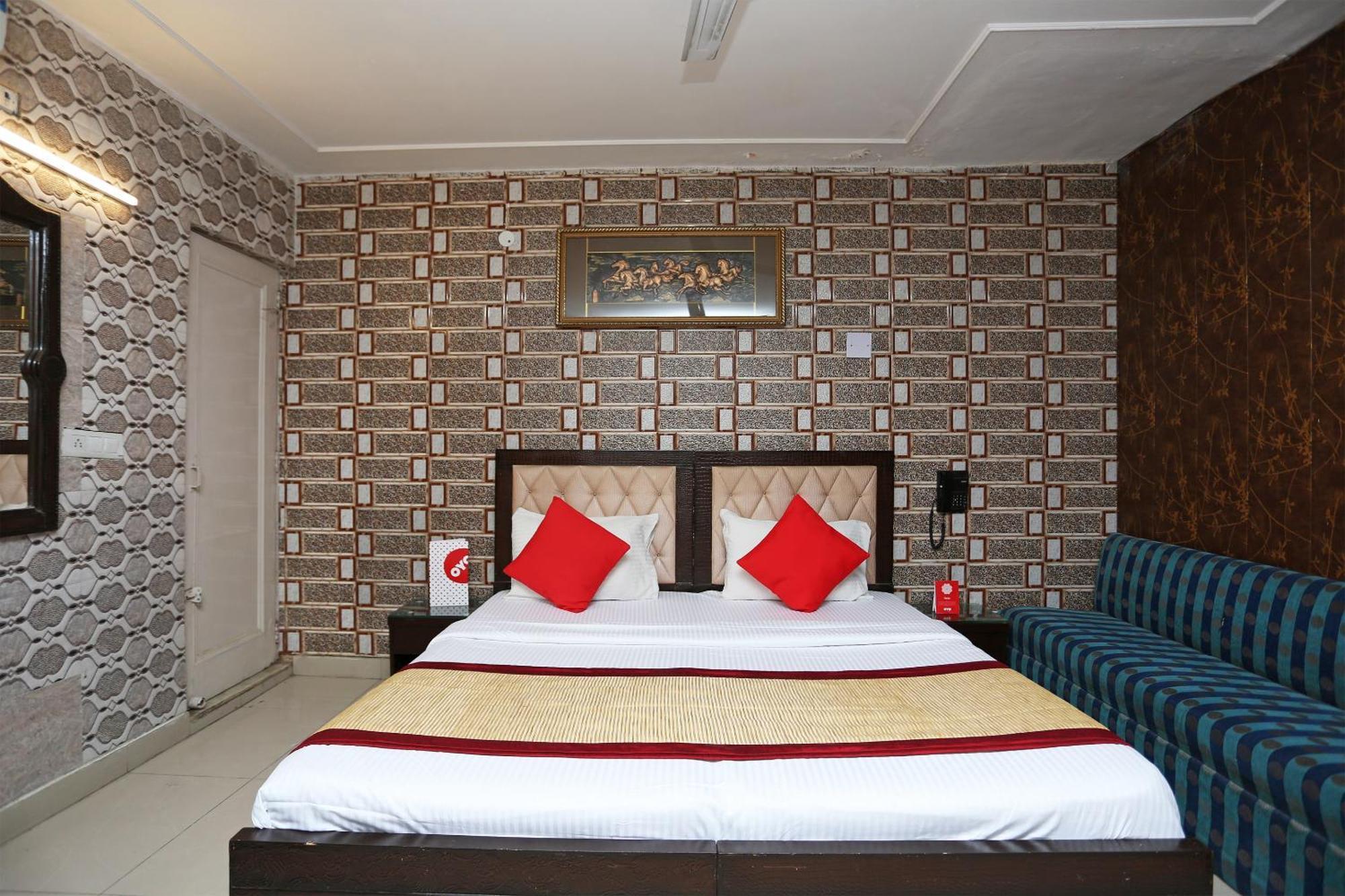 O Gera's M Hotel 2*