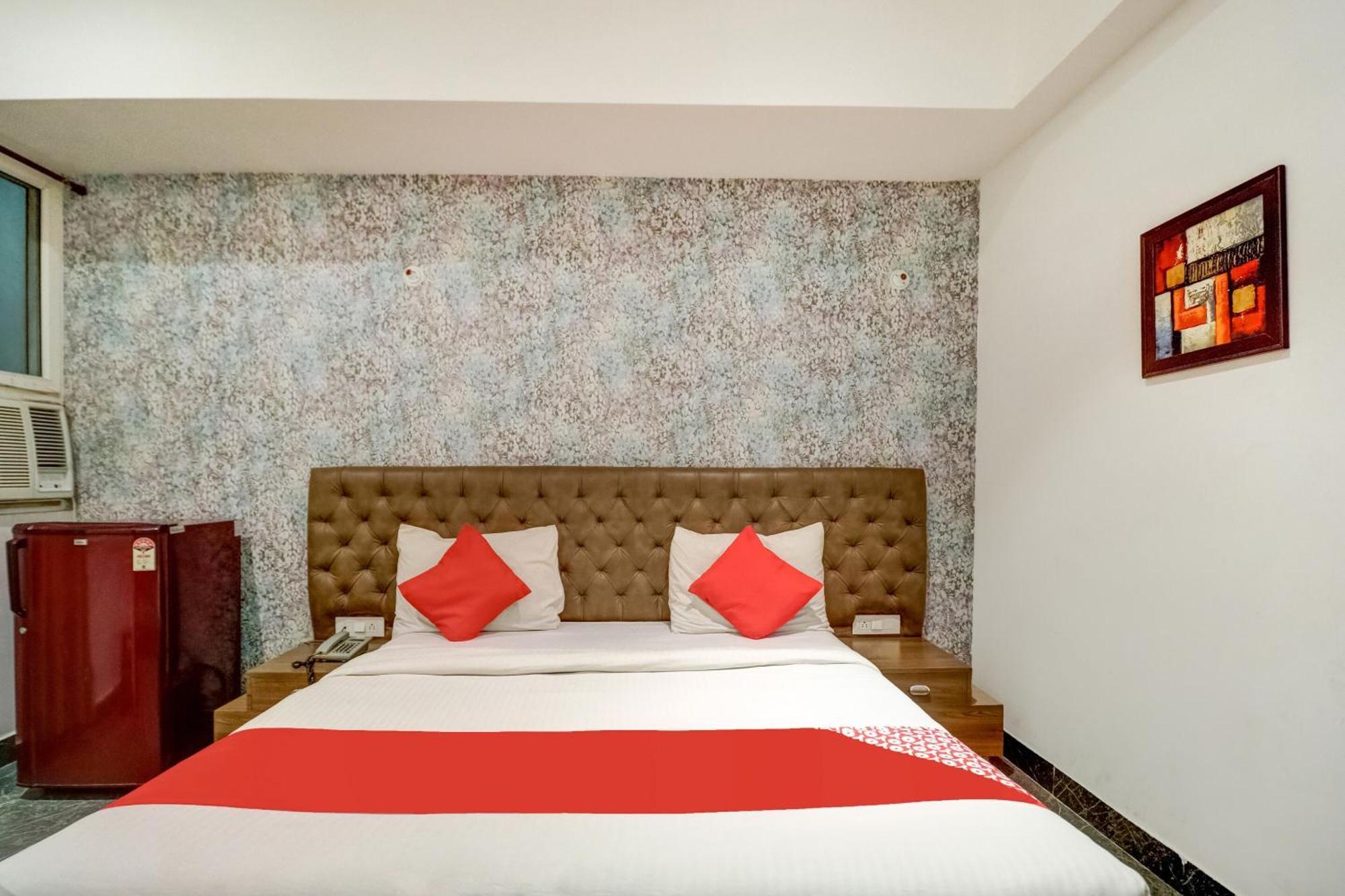 O The Glory Hotel