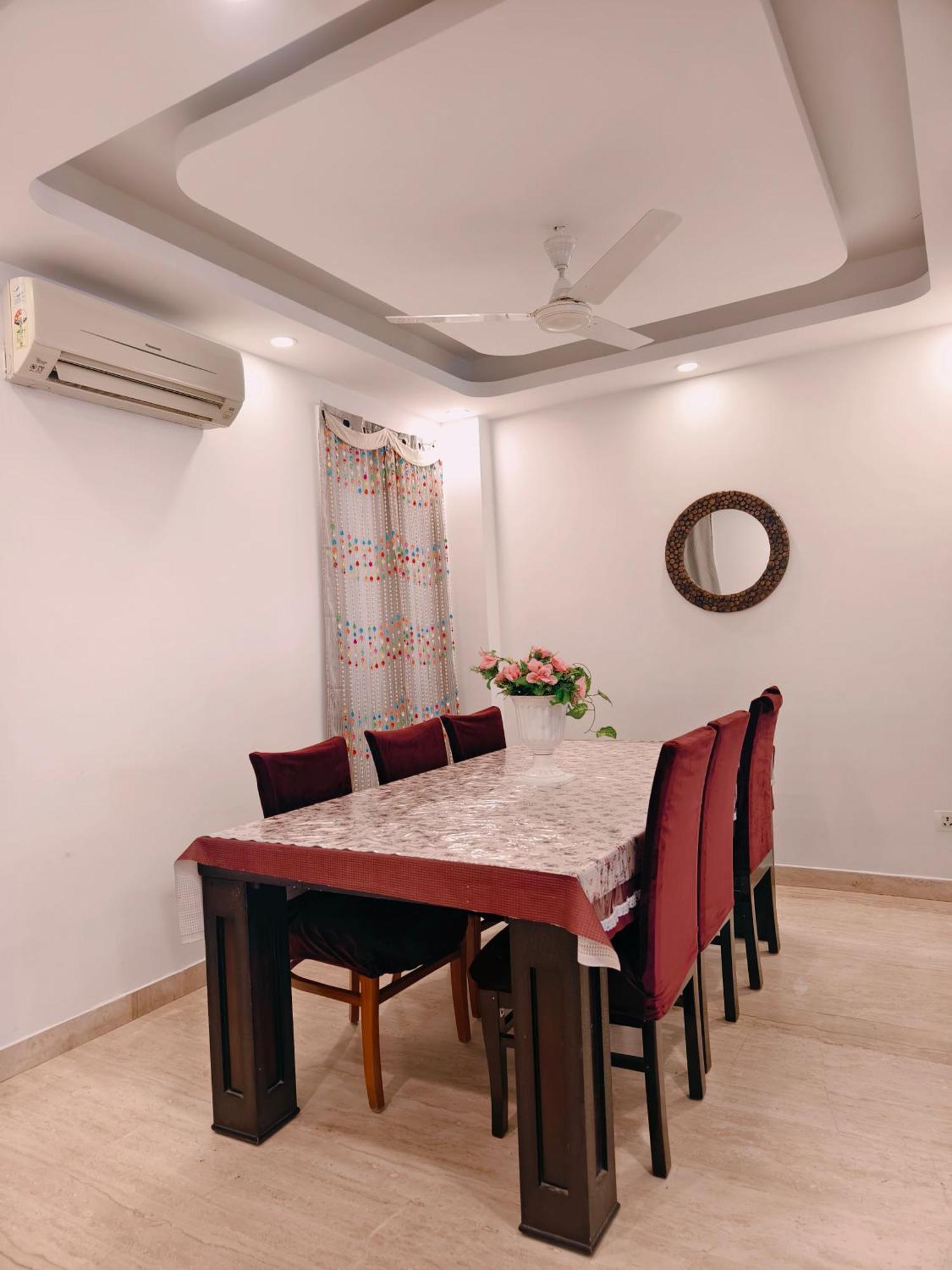 Palatial 3bhk With Terrace! Greater Kailash 1 *