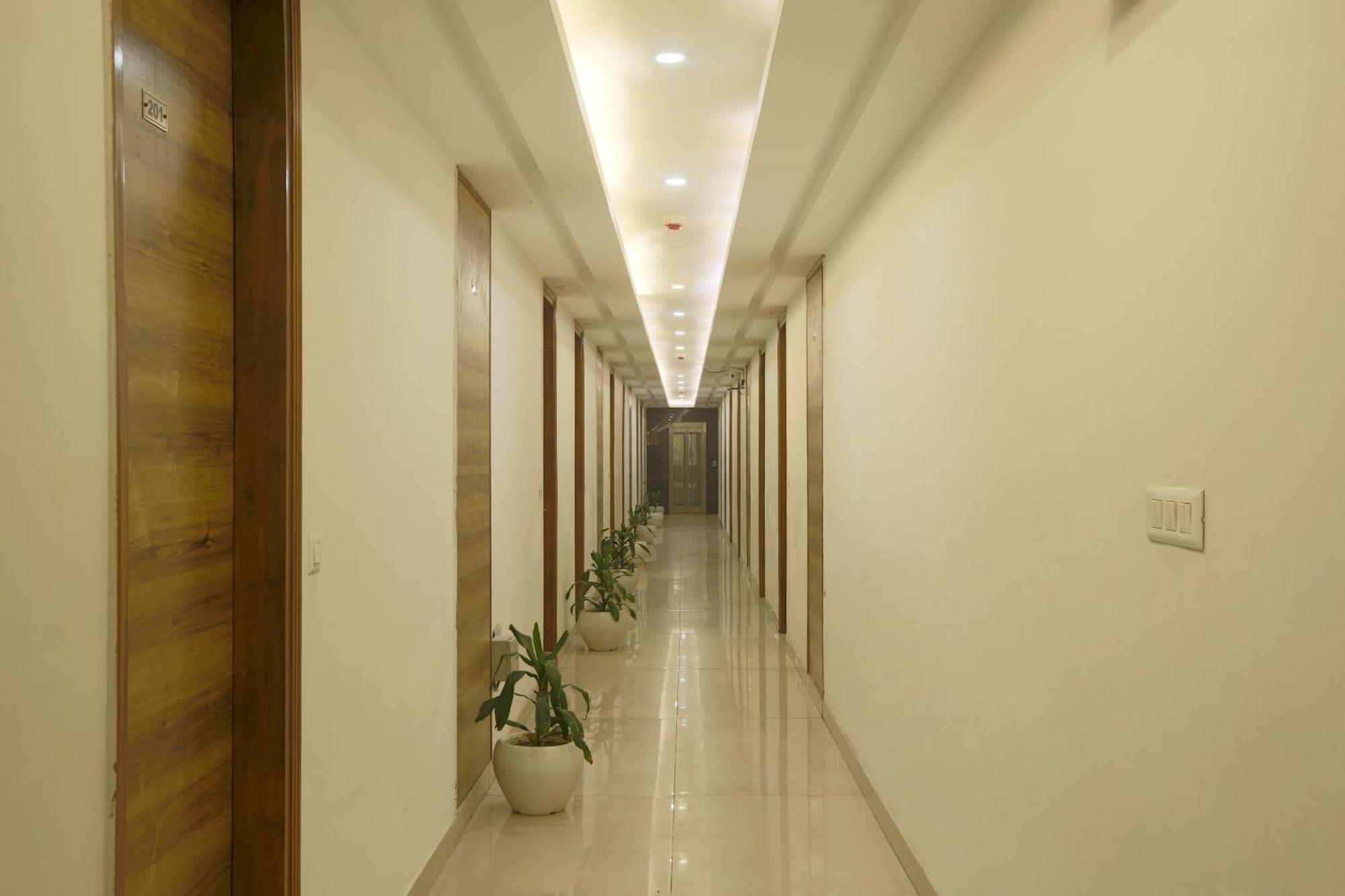 Prithvi Palace Igi Airport Delhi 4*