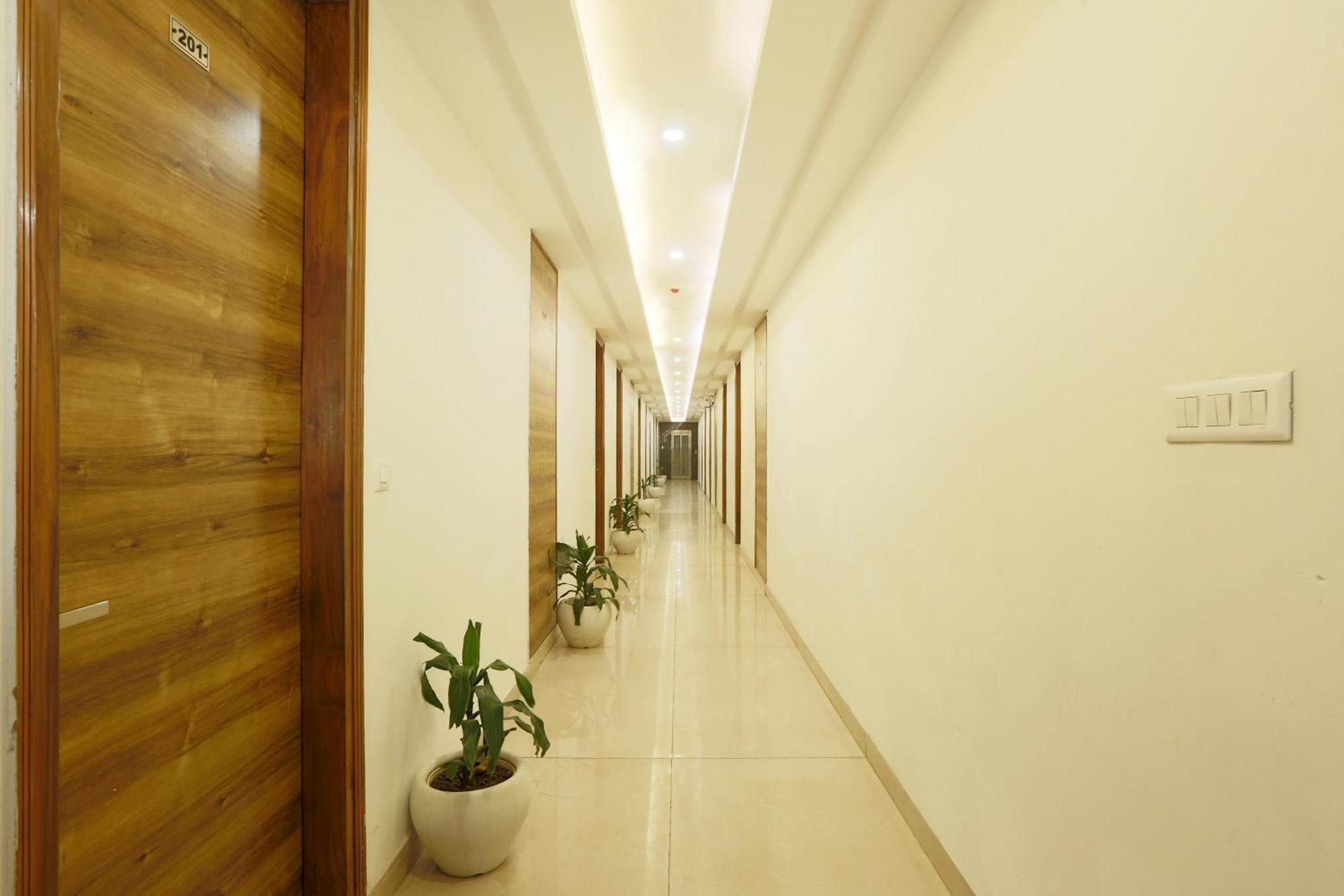 Hotel Prithvi Palace Igi Airport Delhi 4*