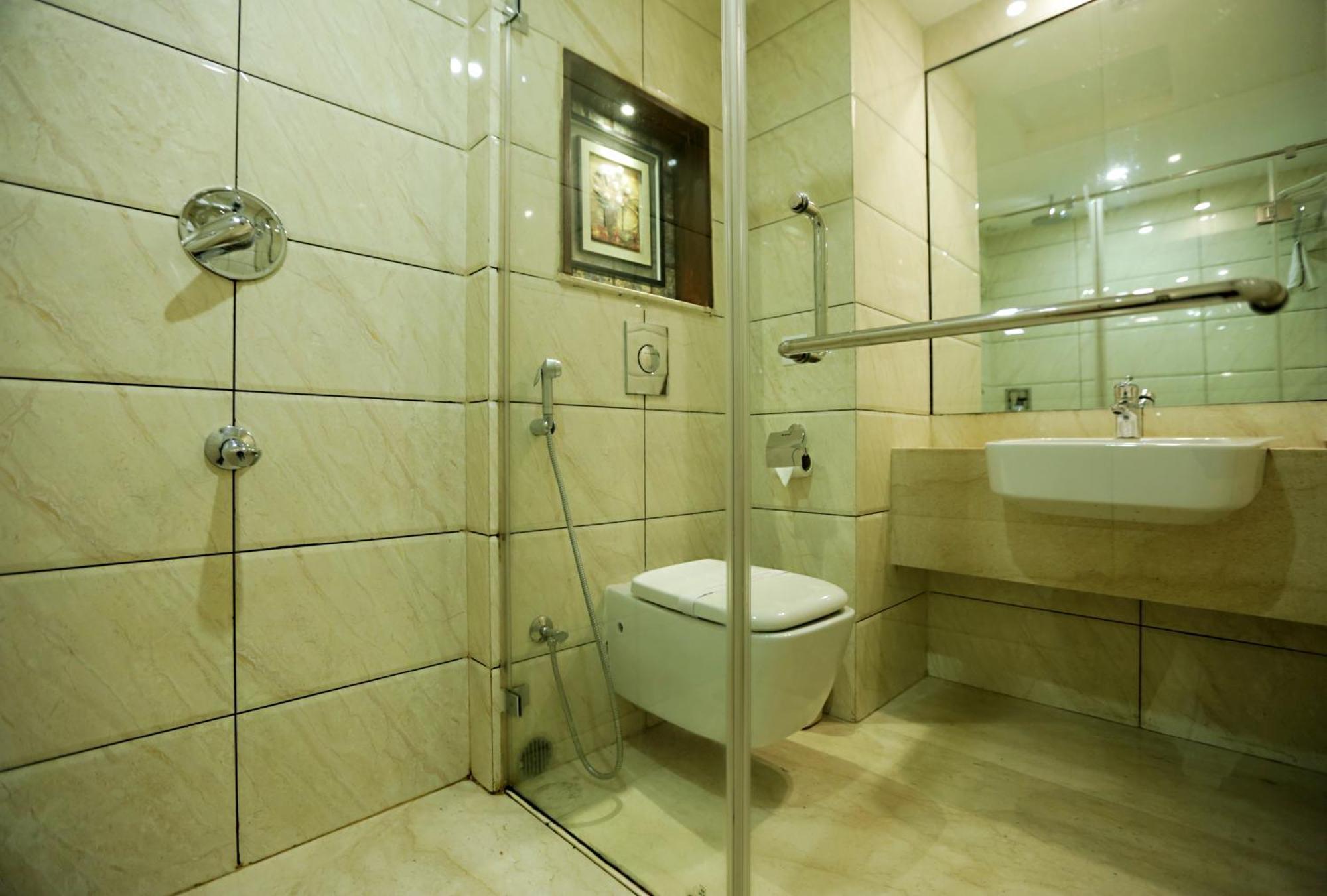 Hotel Prithvi Palace Igi Airport Delhi 4*