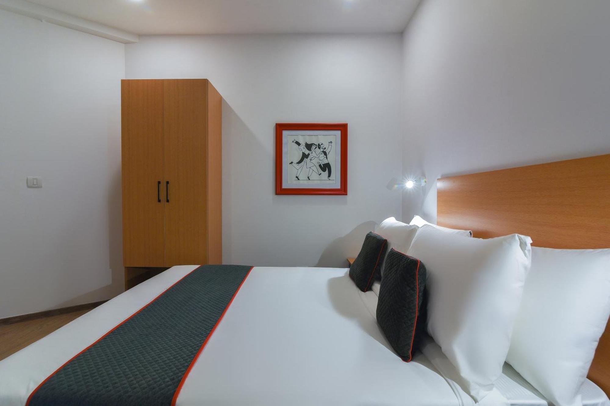 Hotel Belwood Near Delhi Airport