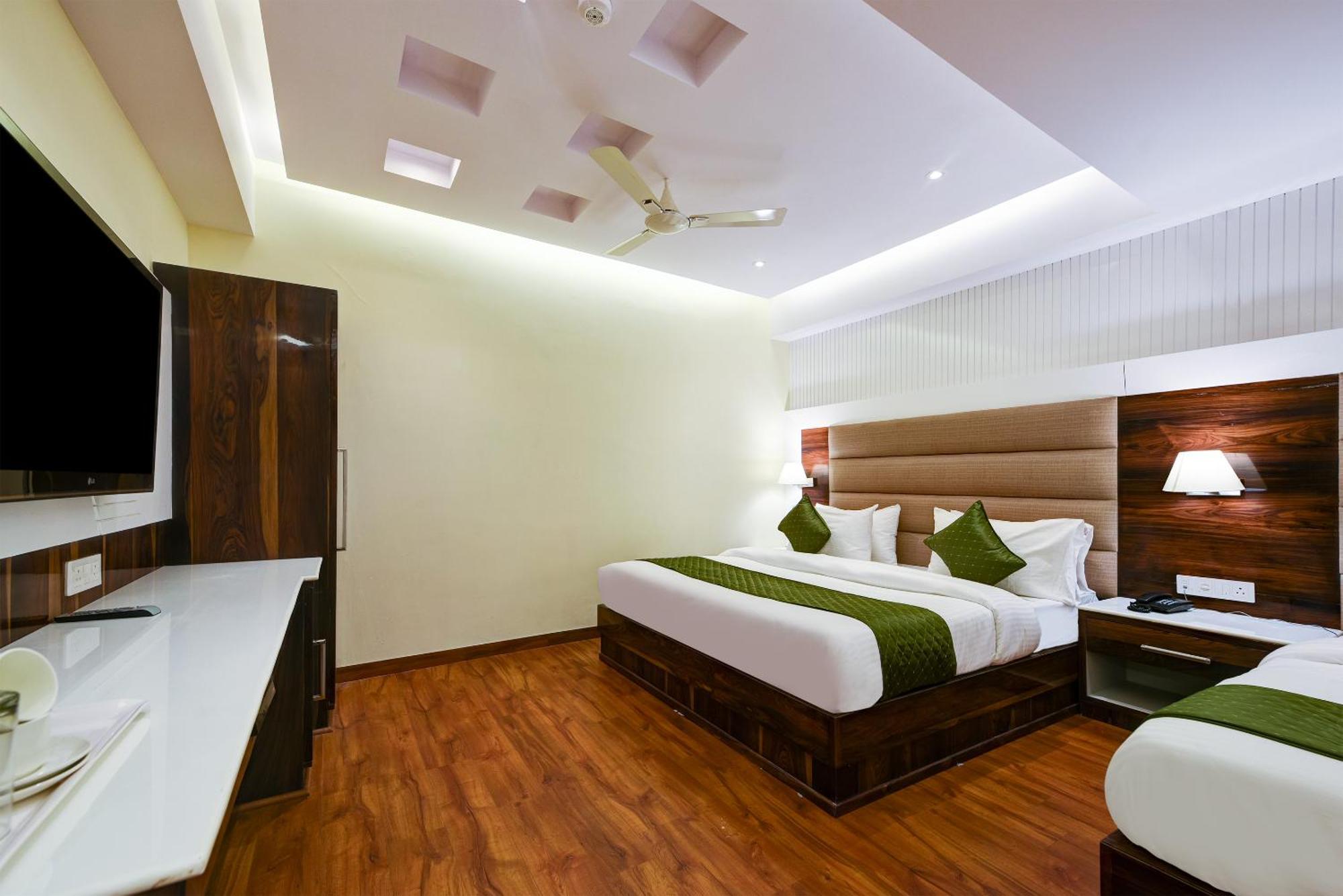 Geet Deluxe New Delhi