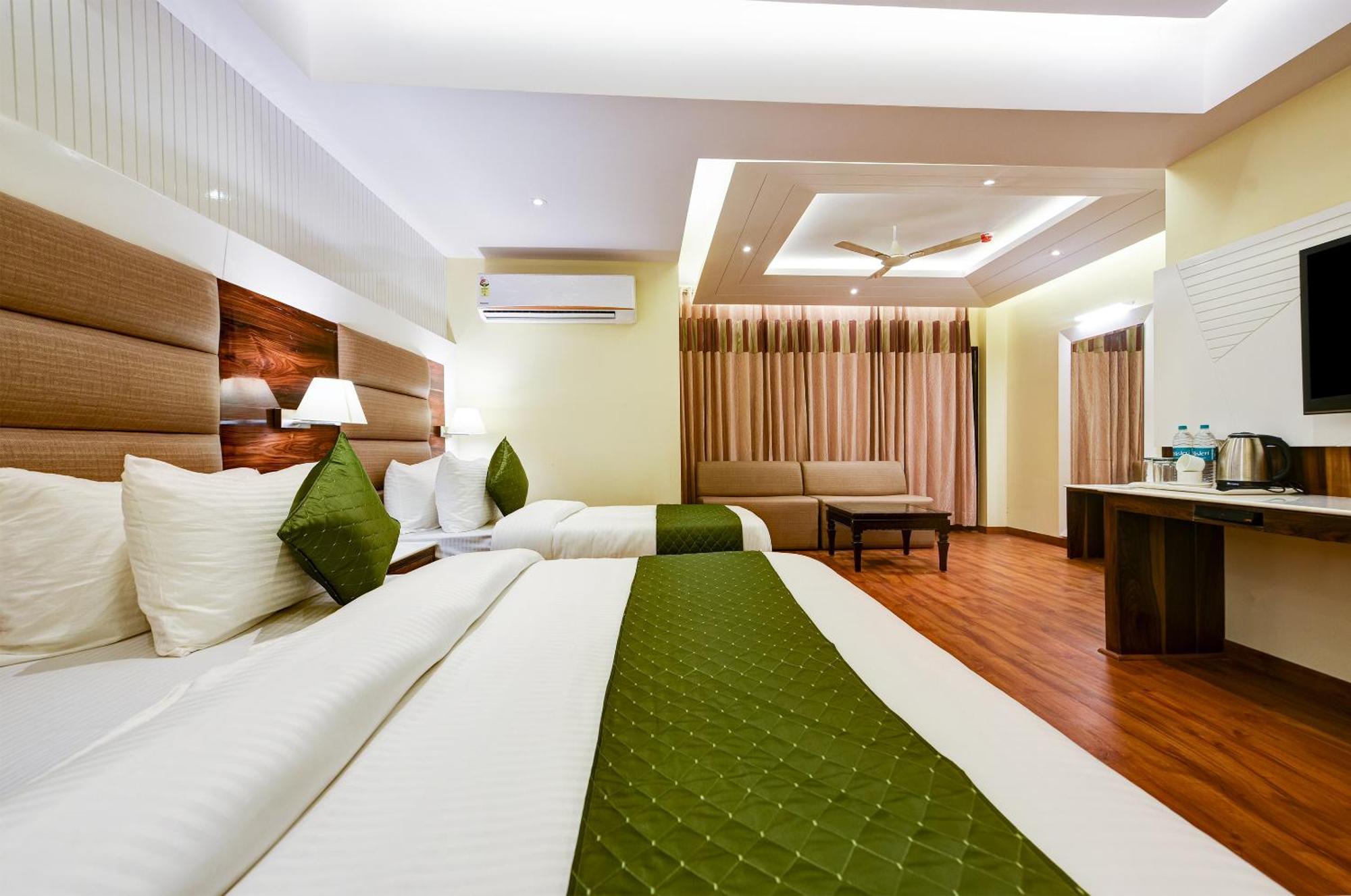 Geet Deluxe Guest house *