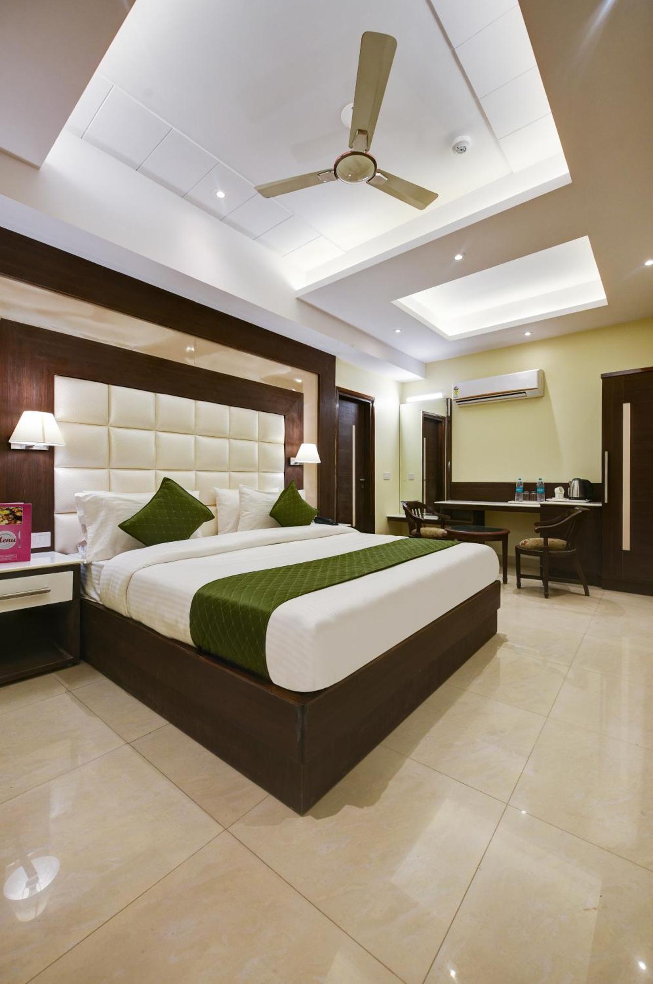 Geet Deluxe Guest house
