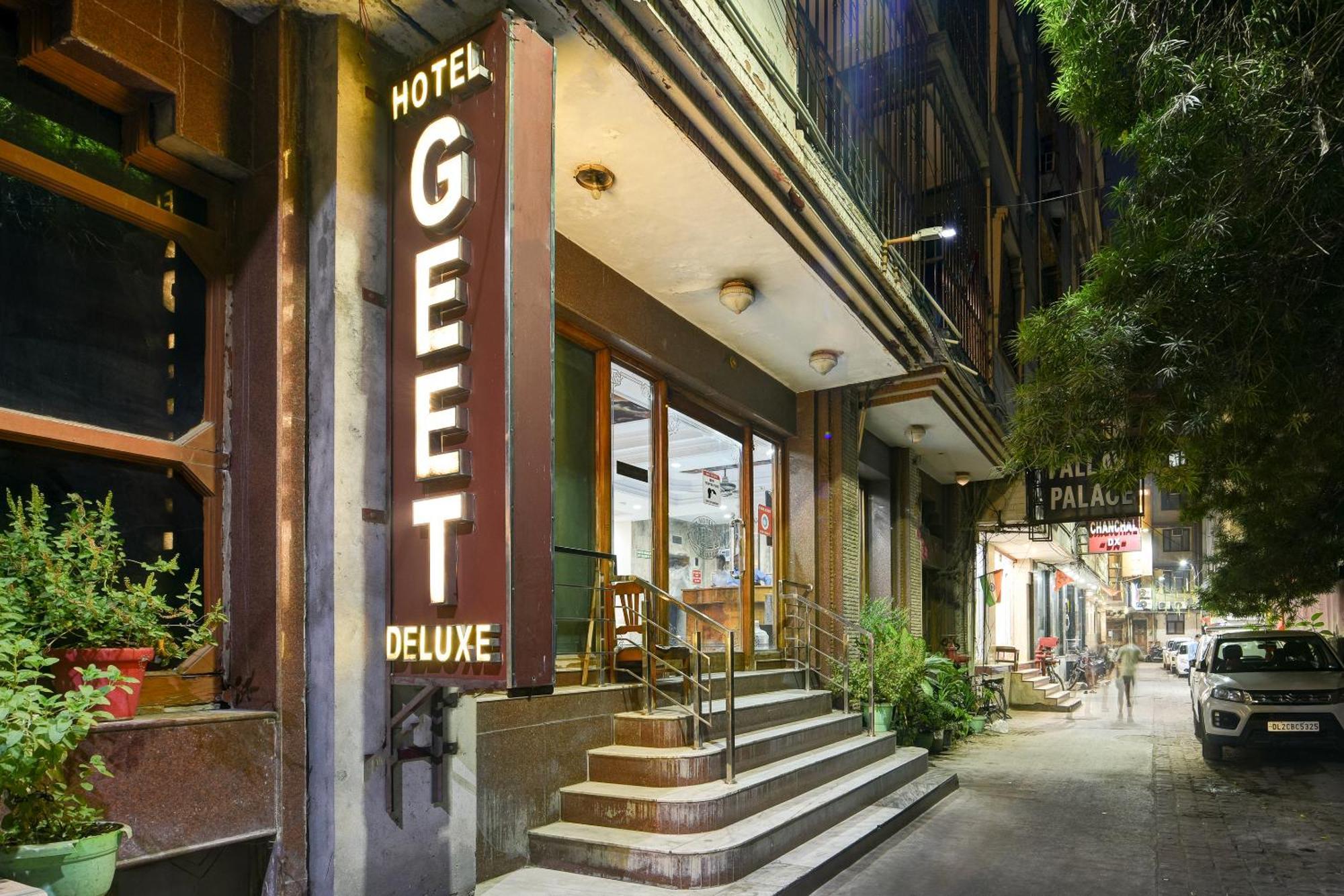 Geet Deluxe Guest house *