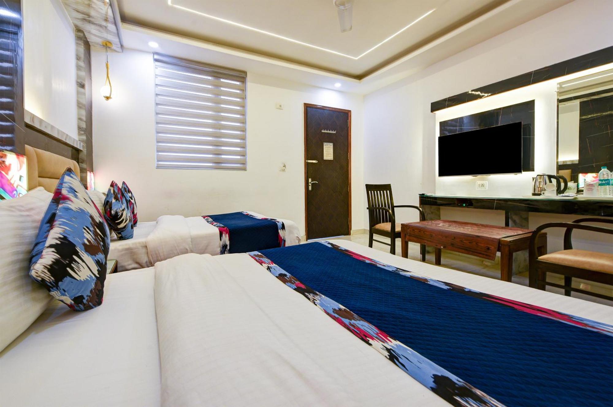 Shri Vinayak In Centre At Railway Station-by Rcg Hotel New Delhi
