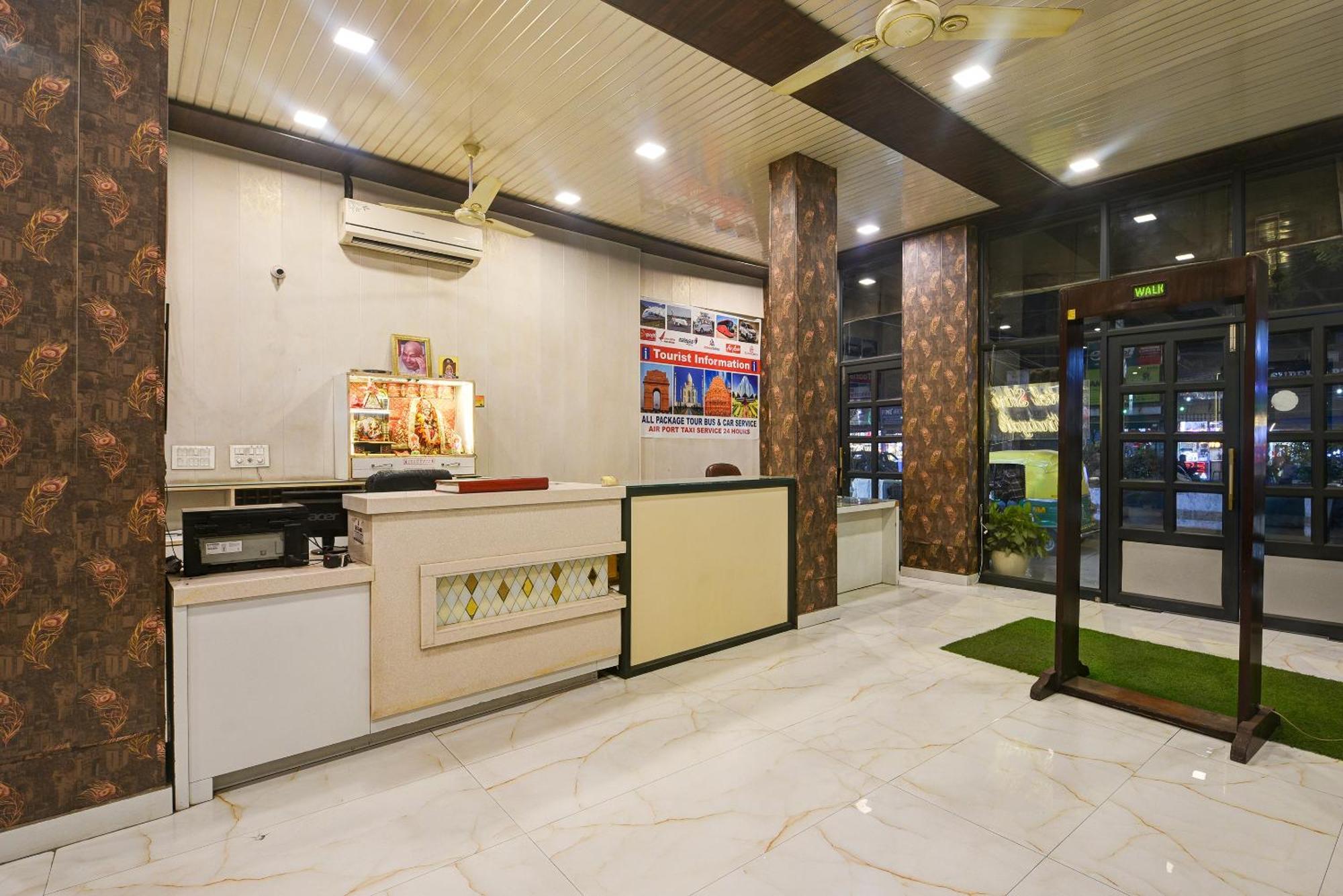 Hotel Shri Vinayak In Centre At Railway Station-by Rcg New Delhi