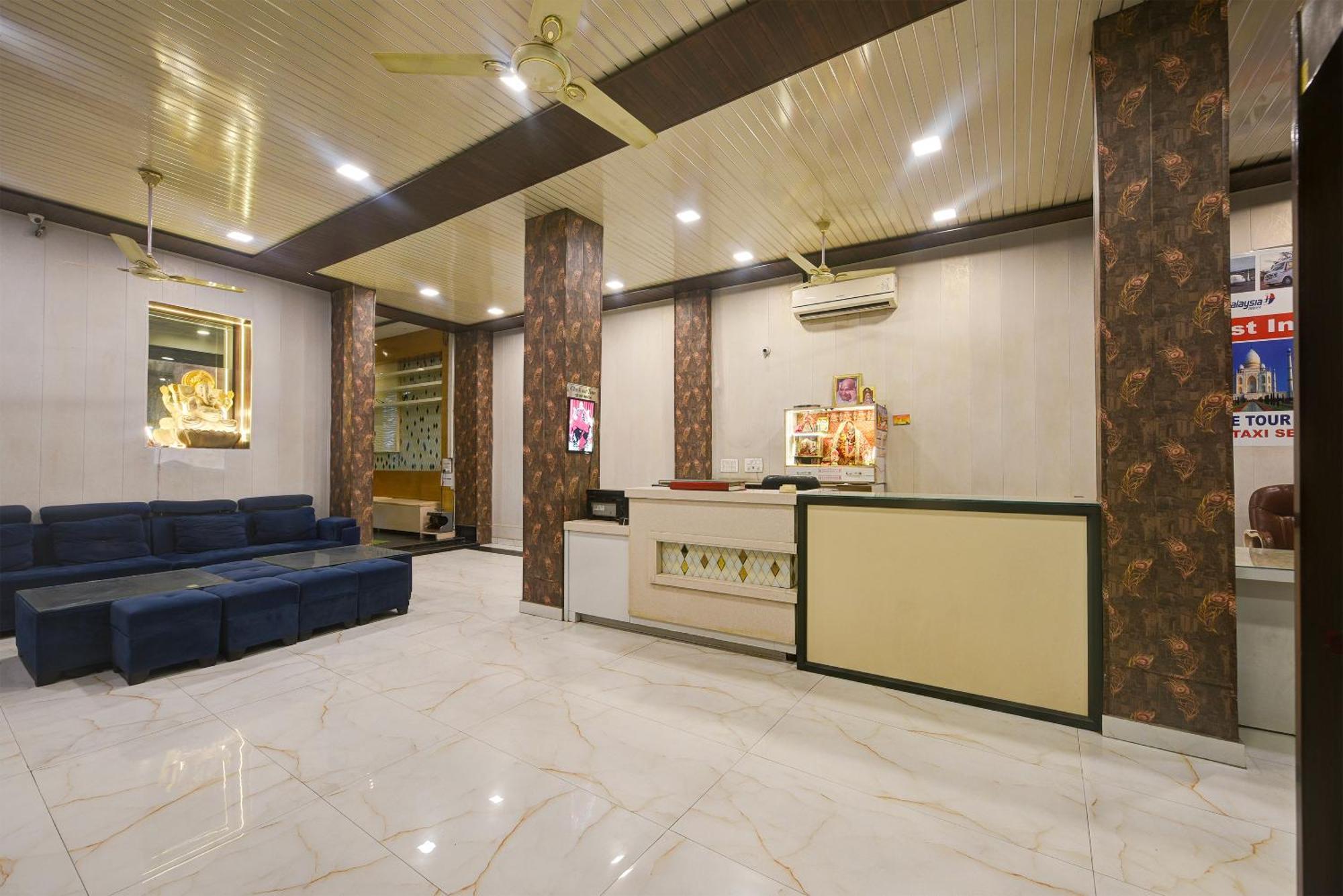 Shri Vinayak In Centre At Railway Station-by Rcg Hotel 4*