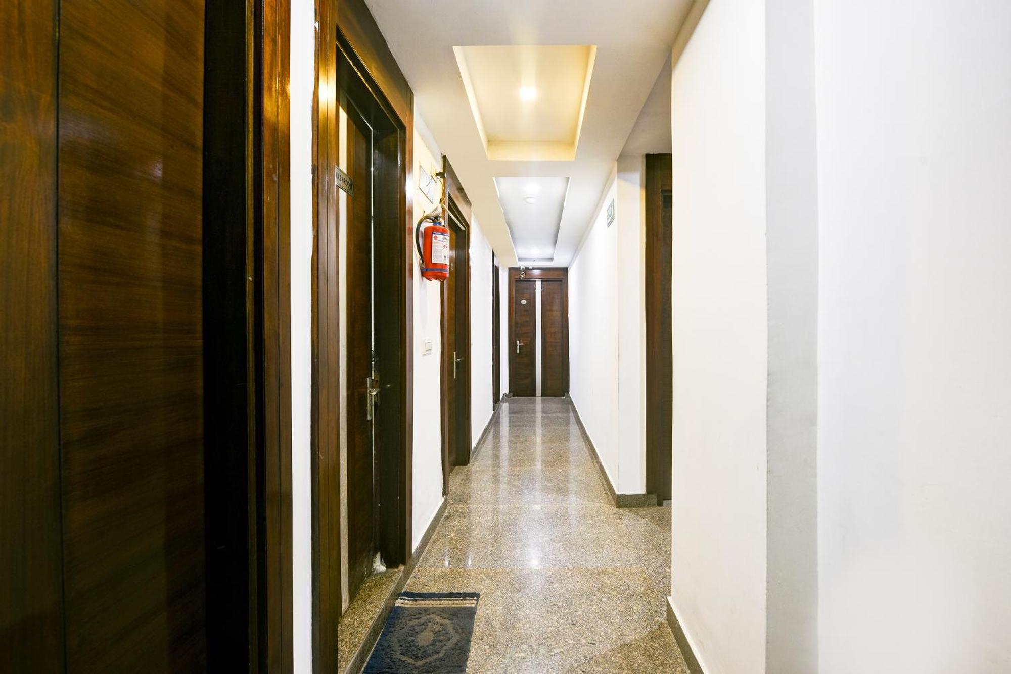 Hotel Shri Vinayak In Centre At Railway Station-by Rcg
