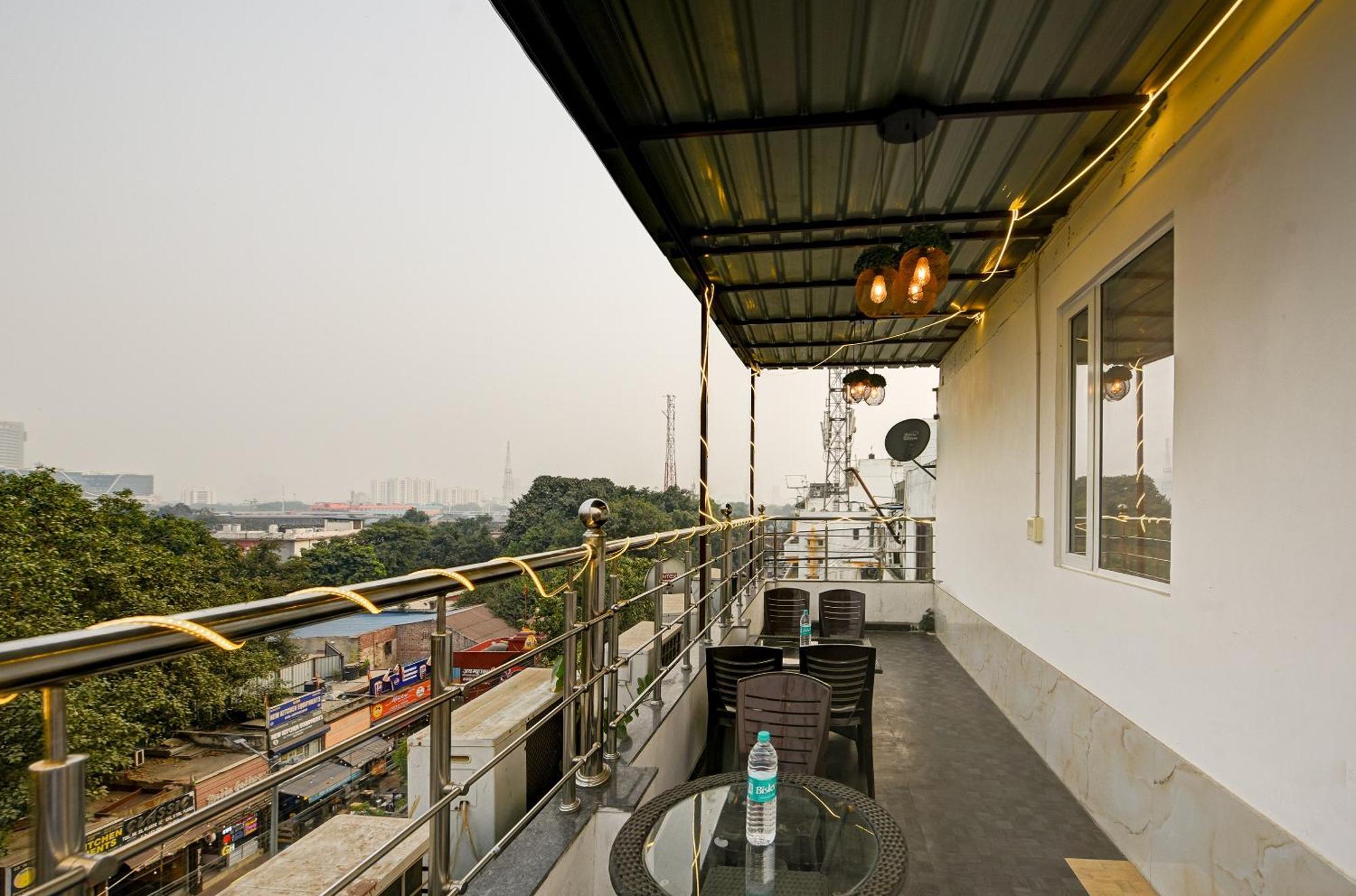 Shri Vinayak In Centre At Railway Station-by Rcg Hotel New Delhi