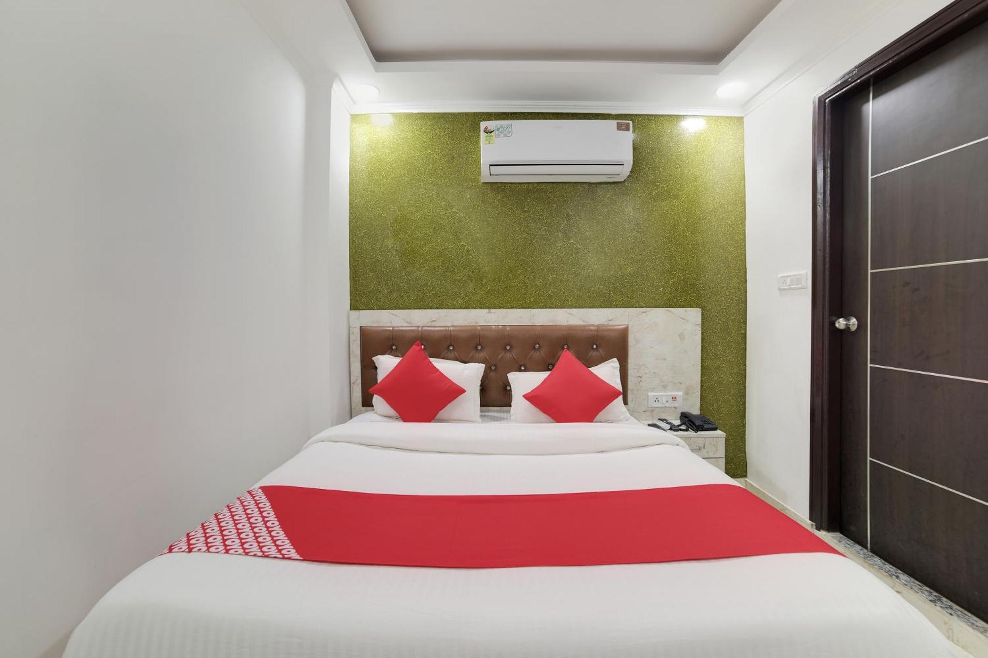 O Kanak Palace Hotel 3*