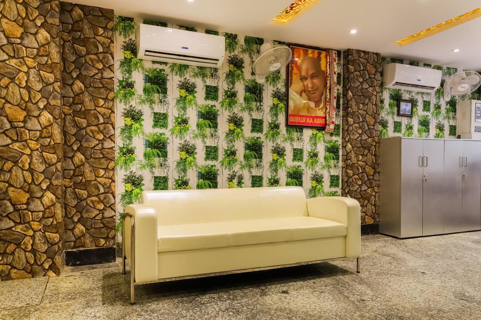 O New Tech India 3* Delhi (National Capital Territory of India)