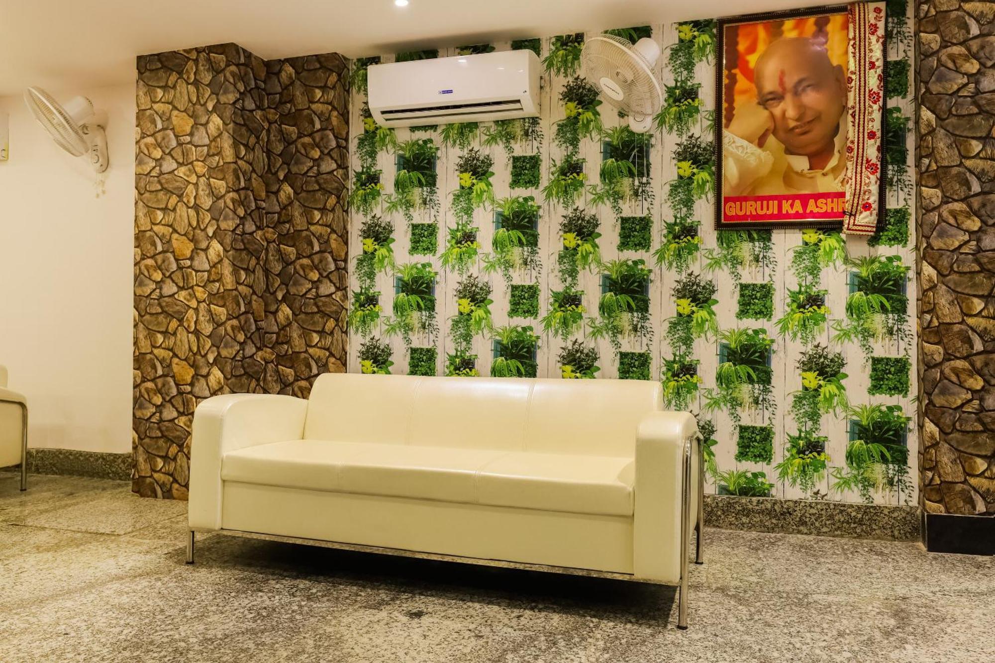 O New Tech India Hotel 3*