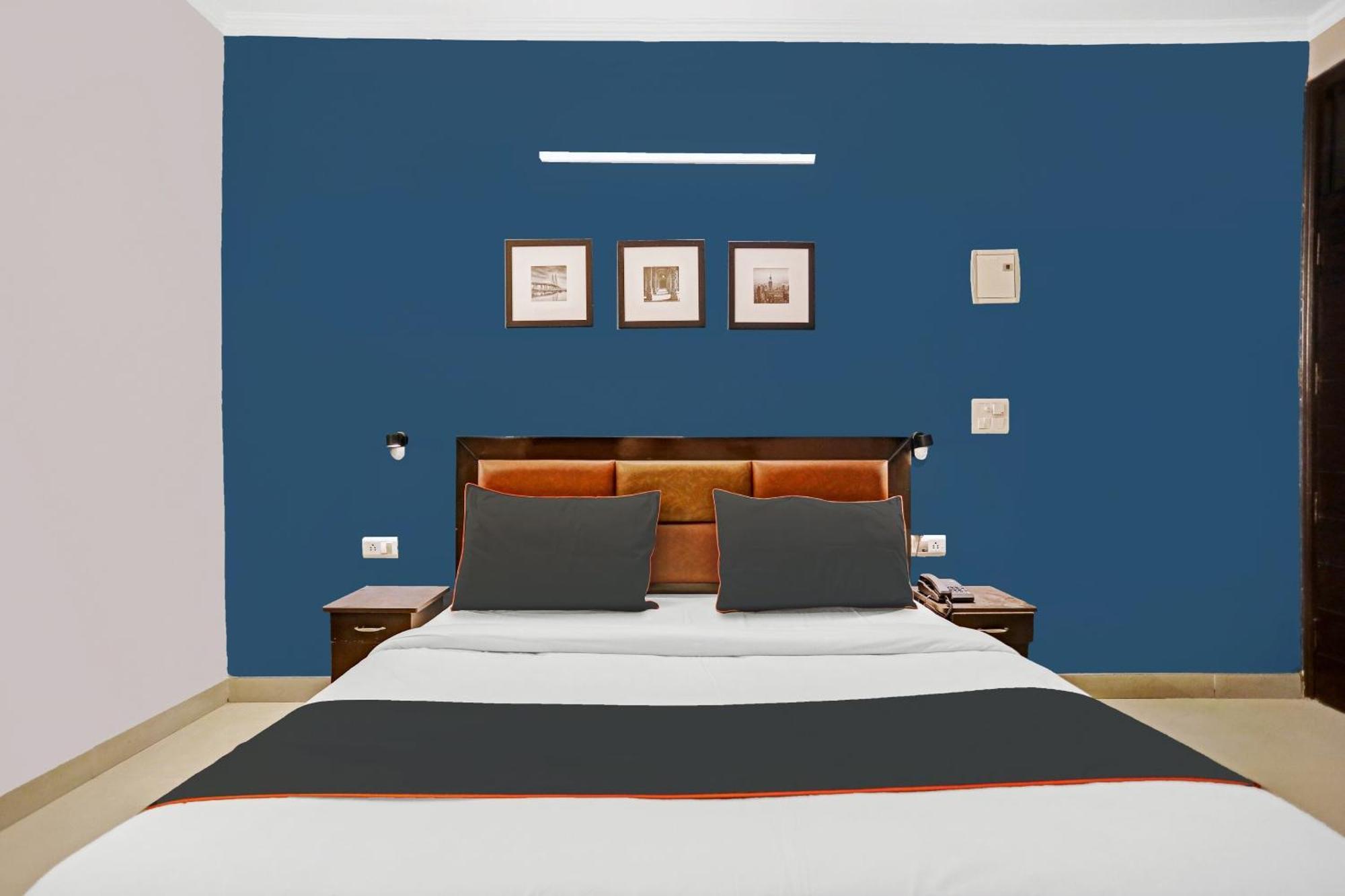 Collection O Agniv Residency Near Saket Metro New Delhi