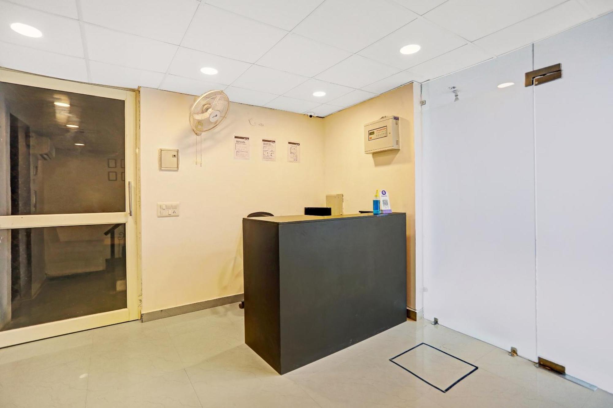 Collection O Agniv Residency Near Saket Metro