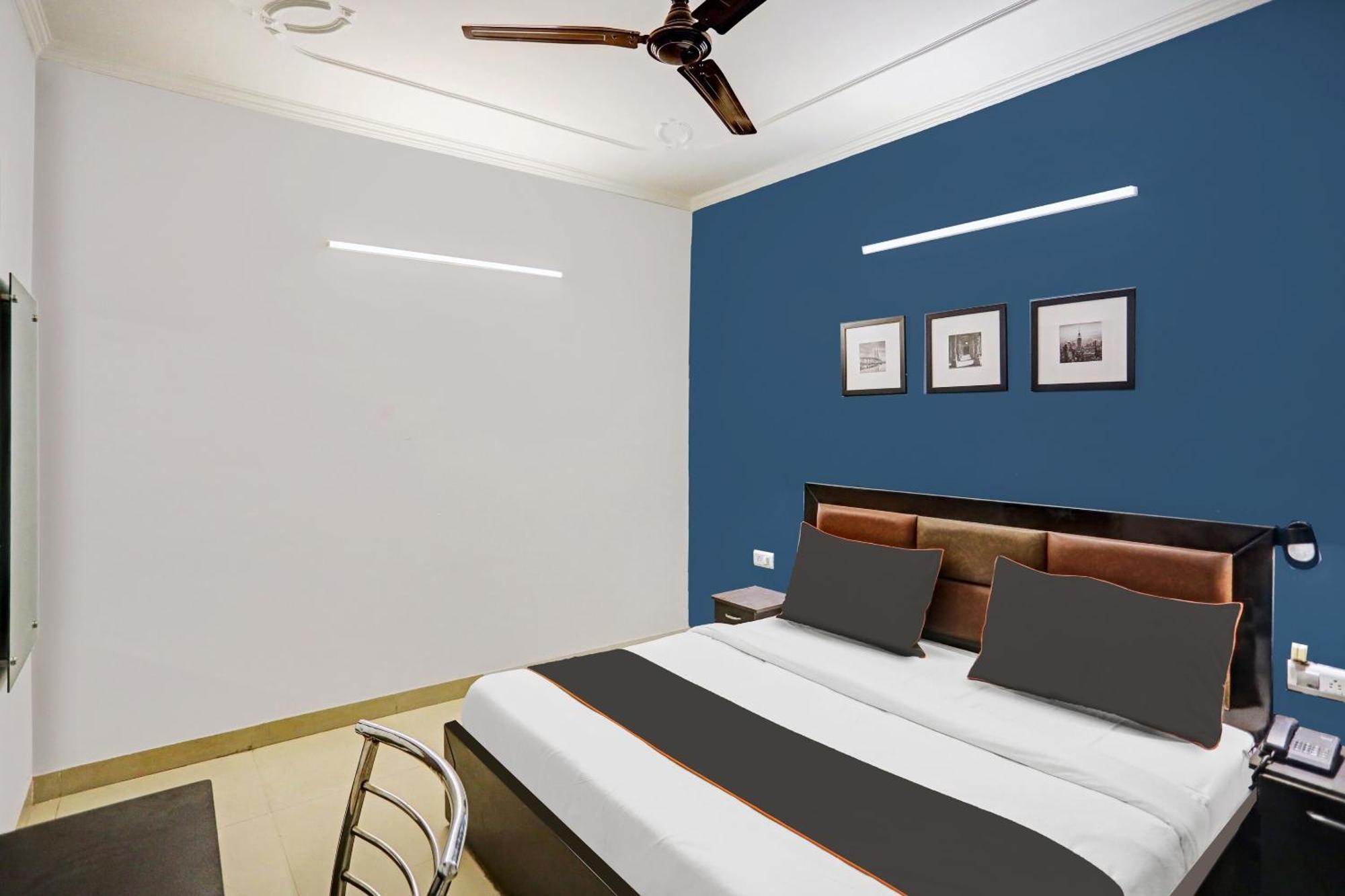 Collection O Agniv Residency Near Saket Metro 4* New Delhi