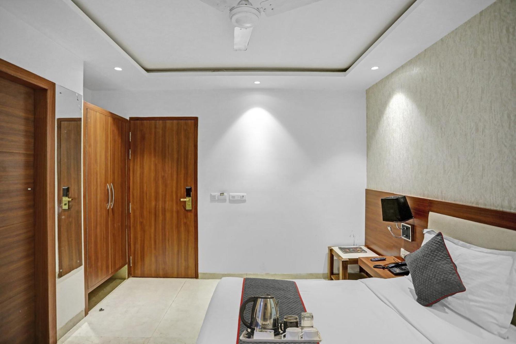 O Grand Elegant Near Delhi Airport Hotel