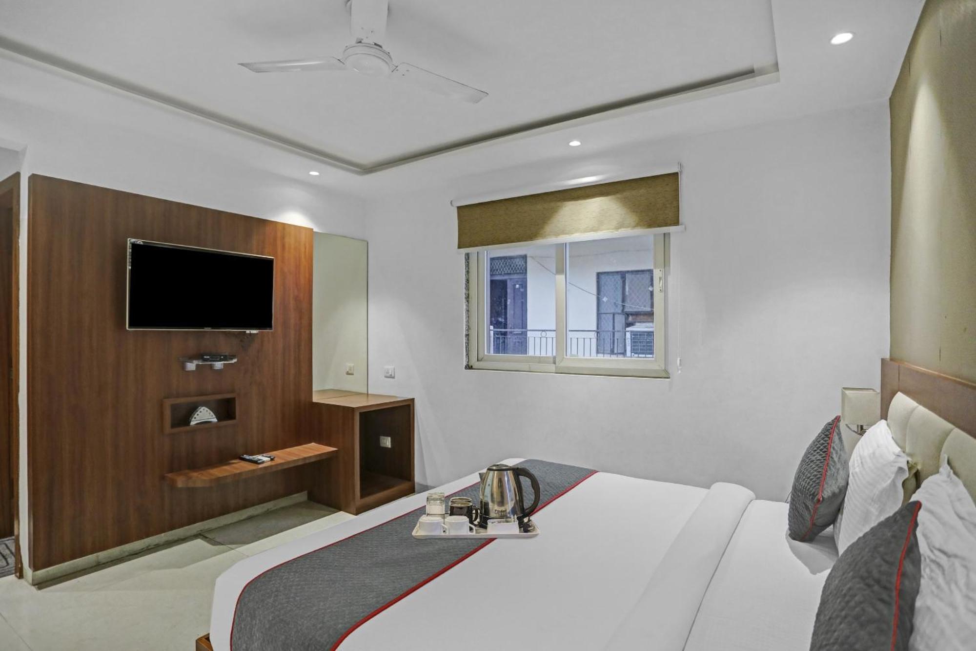 O Grand Elegant Near Delhi Airport Hotel 4*