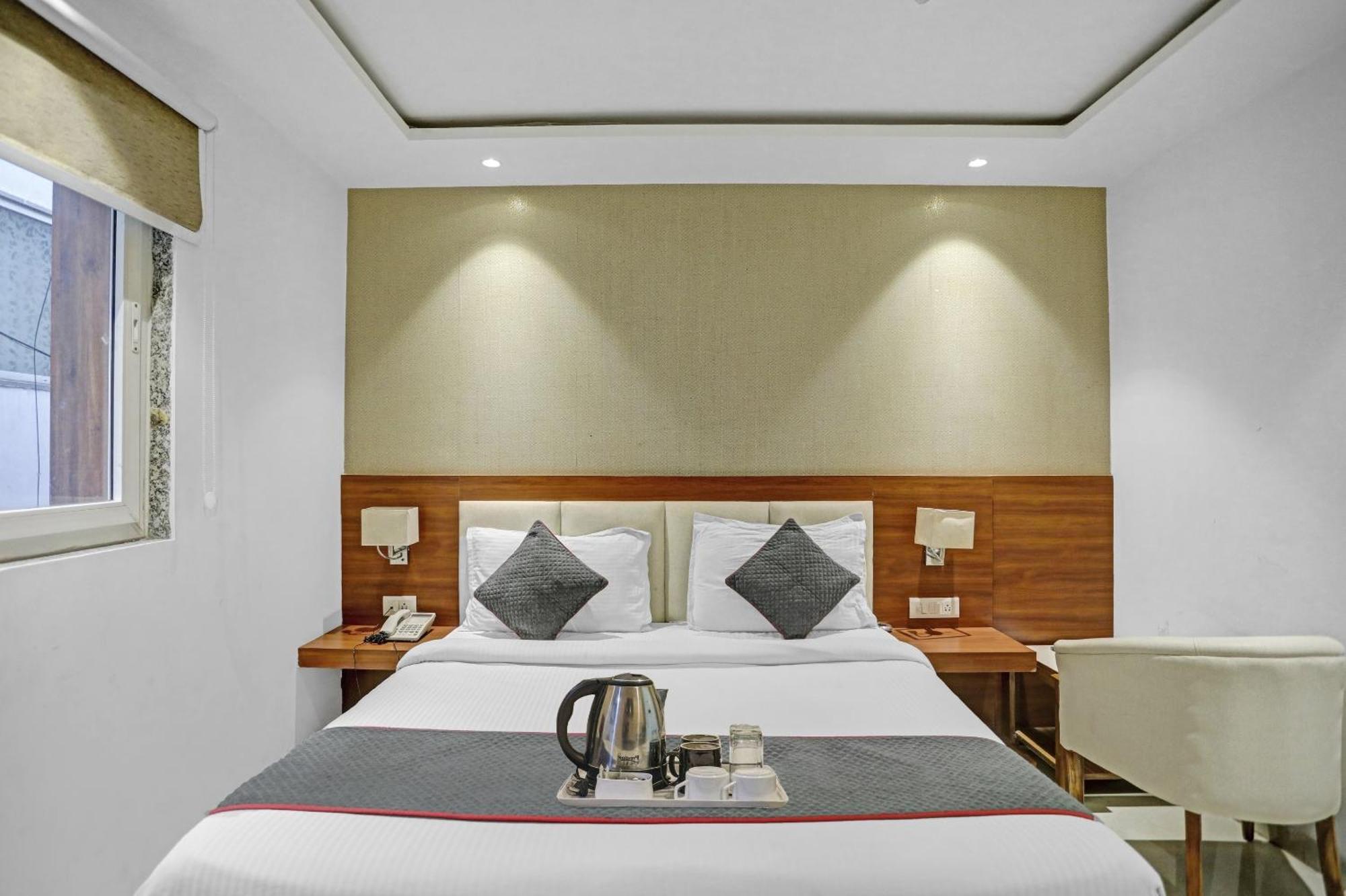Hotel O Grand Elegant Near Delhi Airport Nova Deli