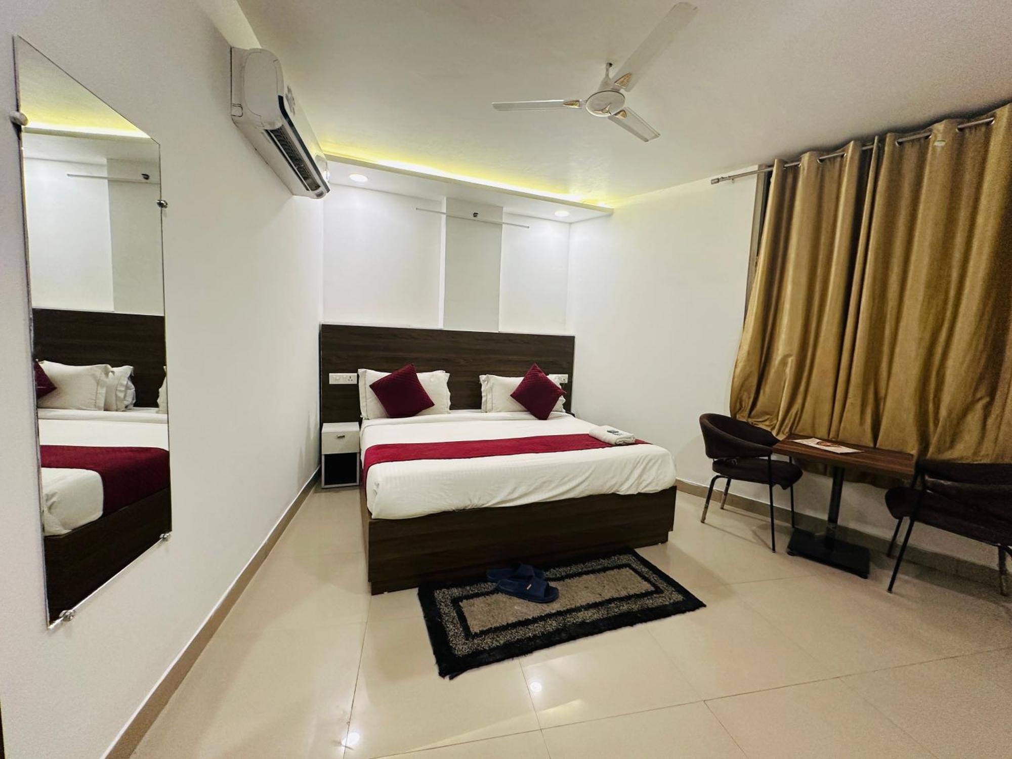 S R Palace Near Delhi International Airport New Delhi