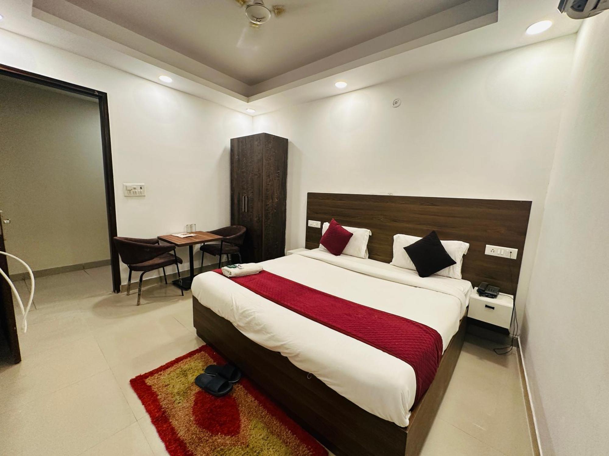 S R Palace Near Delhi International Airport