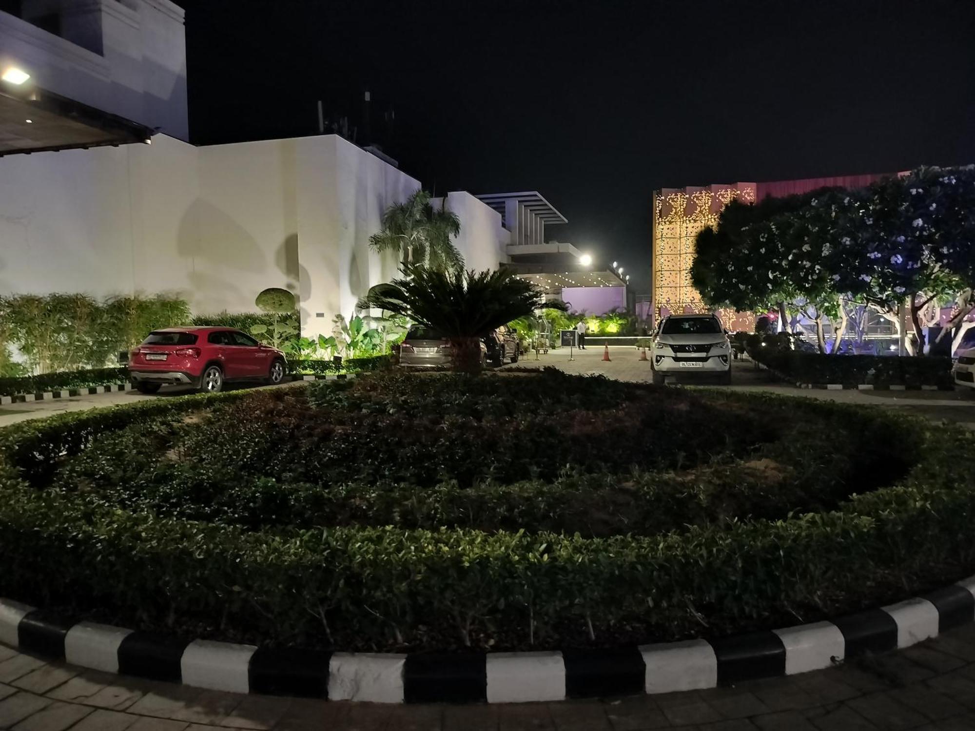Bel-la Monde Nh8 At 6km From Igi Airport Delhi Hotel 4*