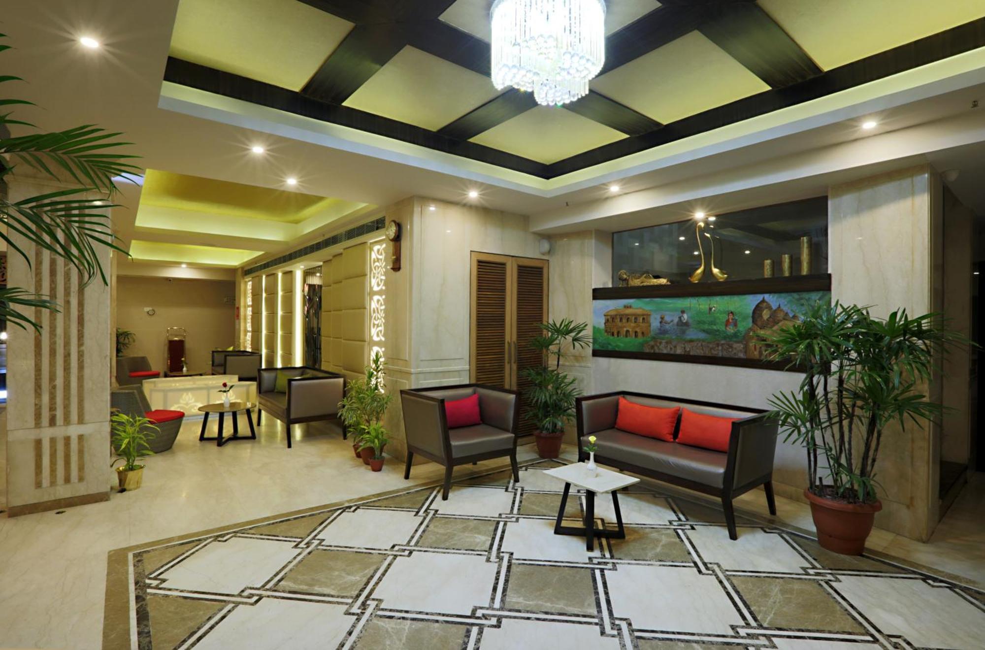 Cardinal Express Oxmo Igi Airport Delhi 4*