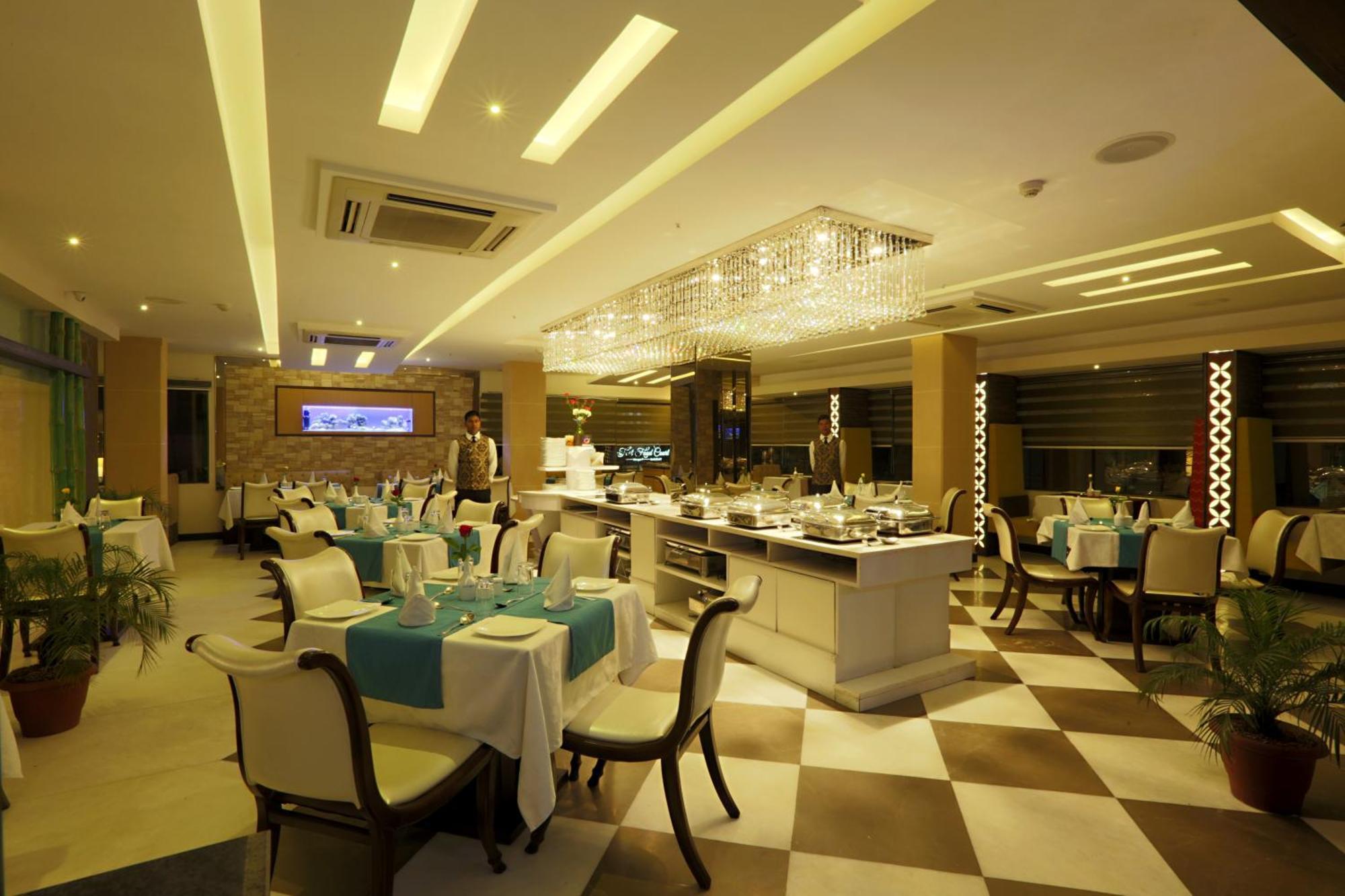 Hotel Cardinal Express Oxmo Igi Airport Delhi 4*