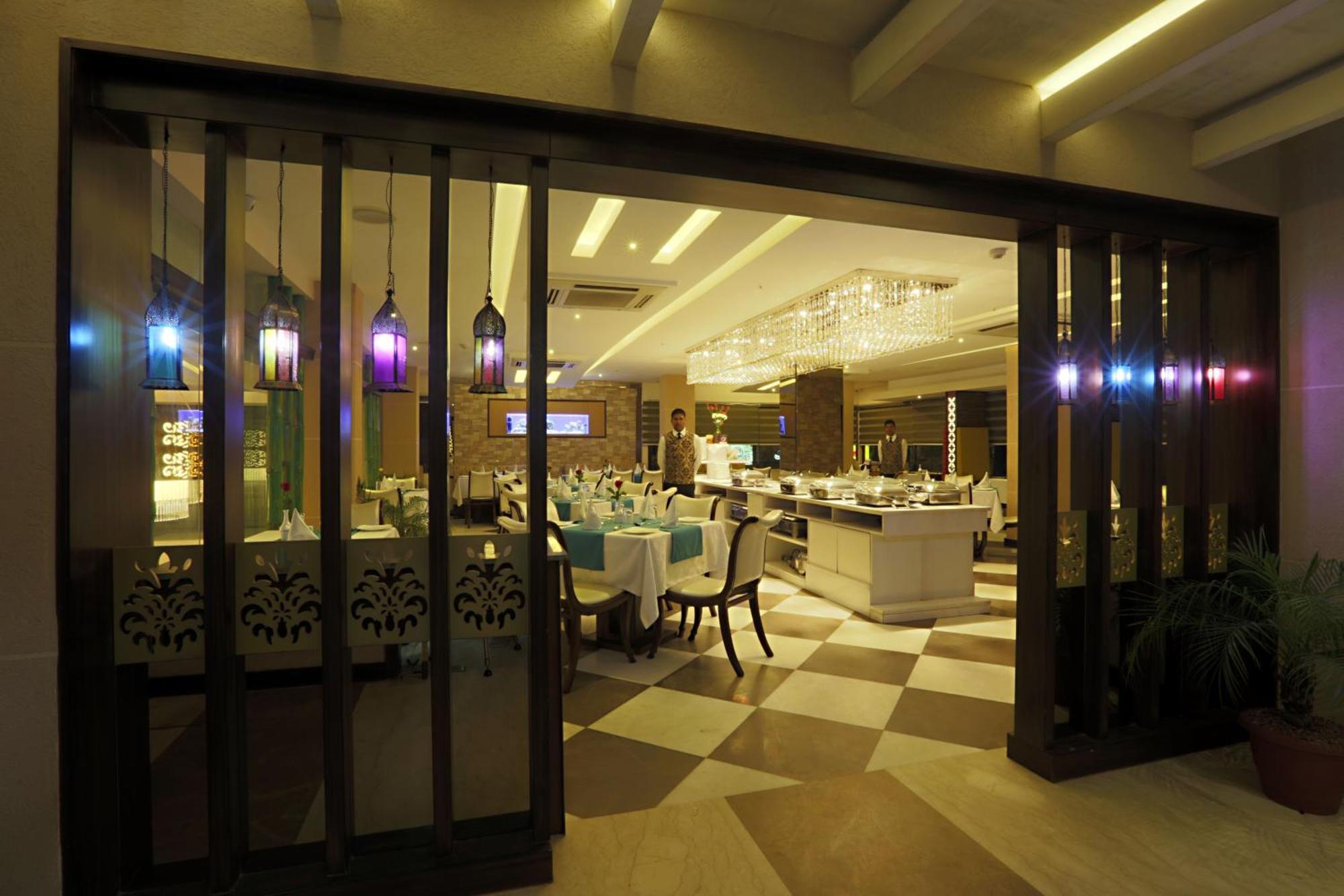 Cardinal Express Oxmo Igi Airport Delhi Hotel