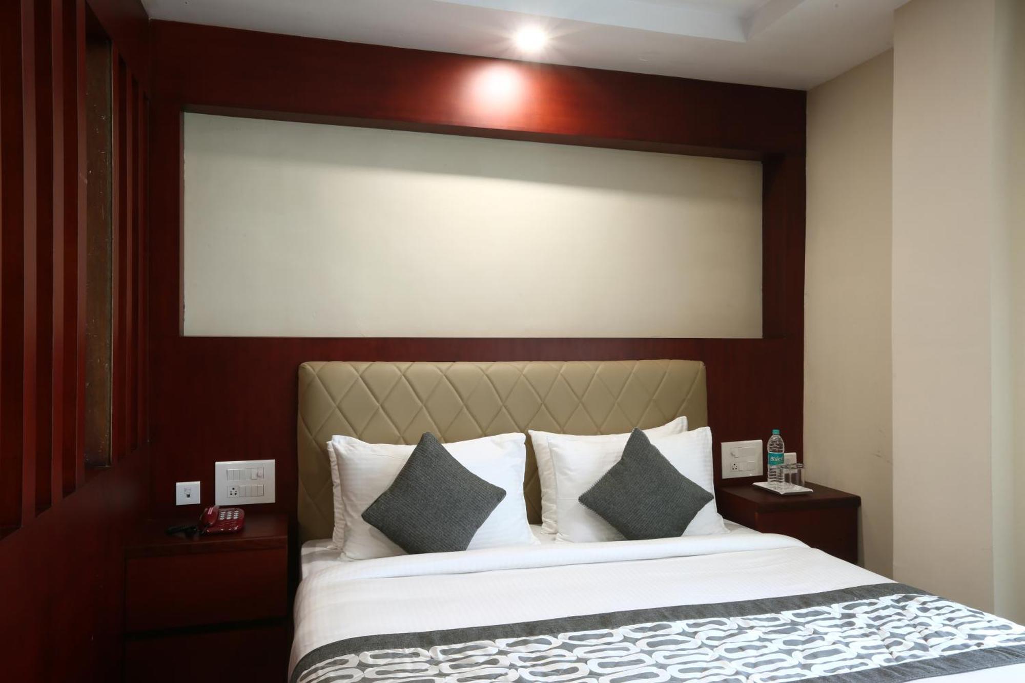 Cardinal Express Oxmo Igi Airport Delhi Hotel New Delhi