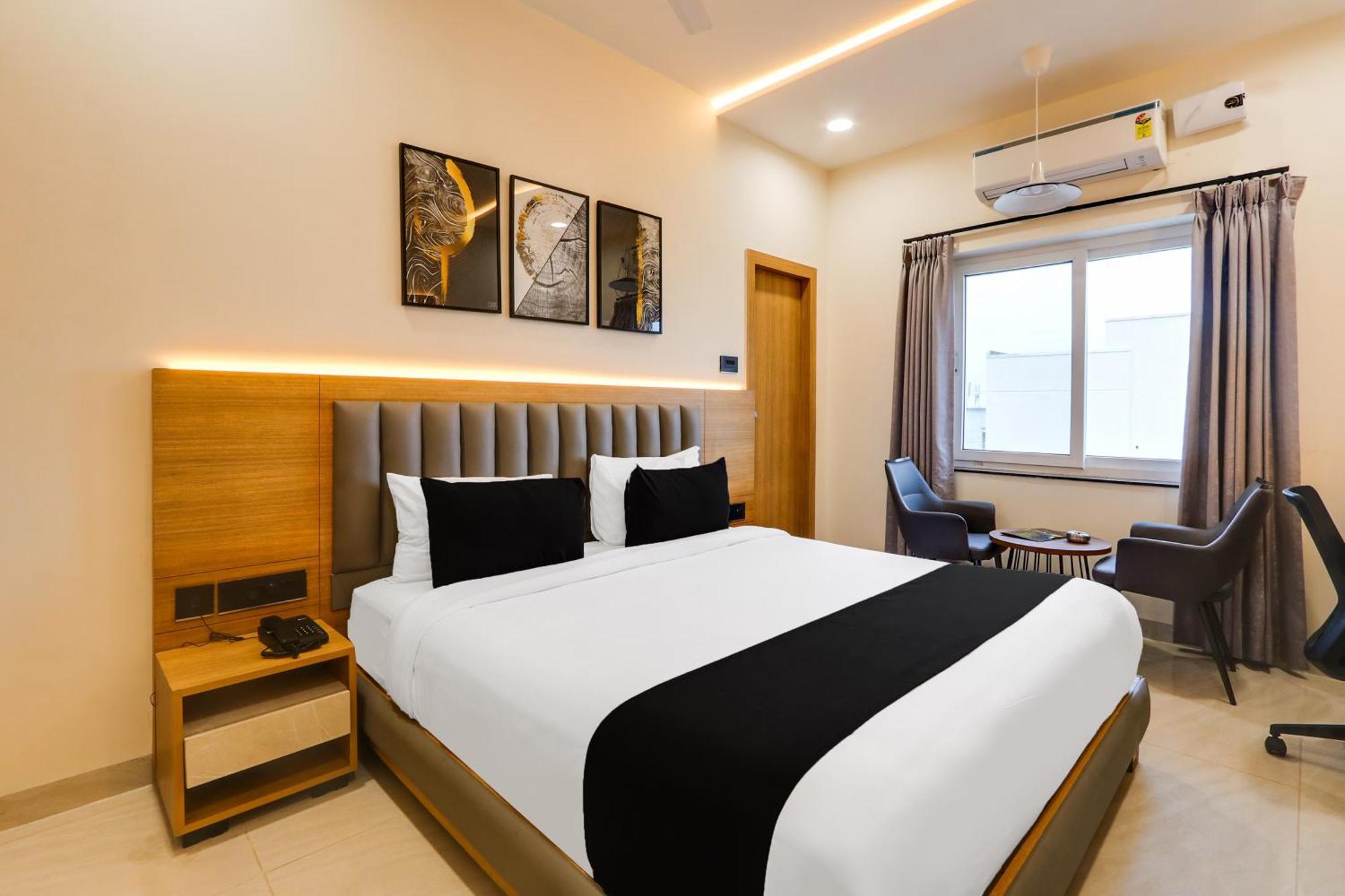 El De Empire Near Delhi Airport 4*