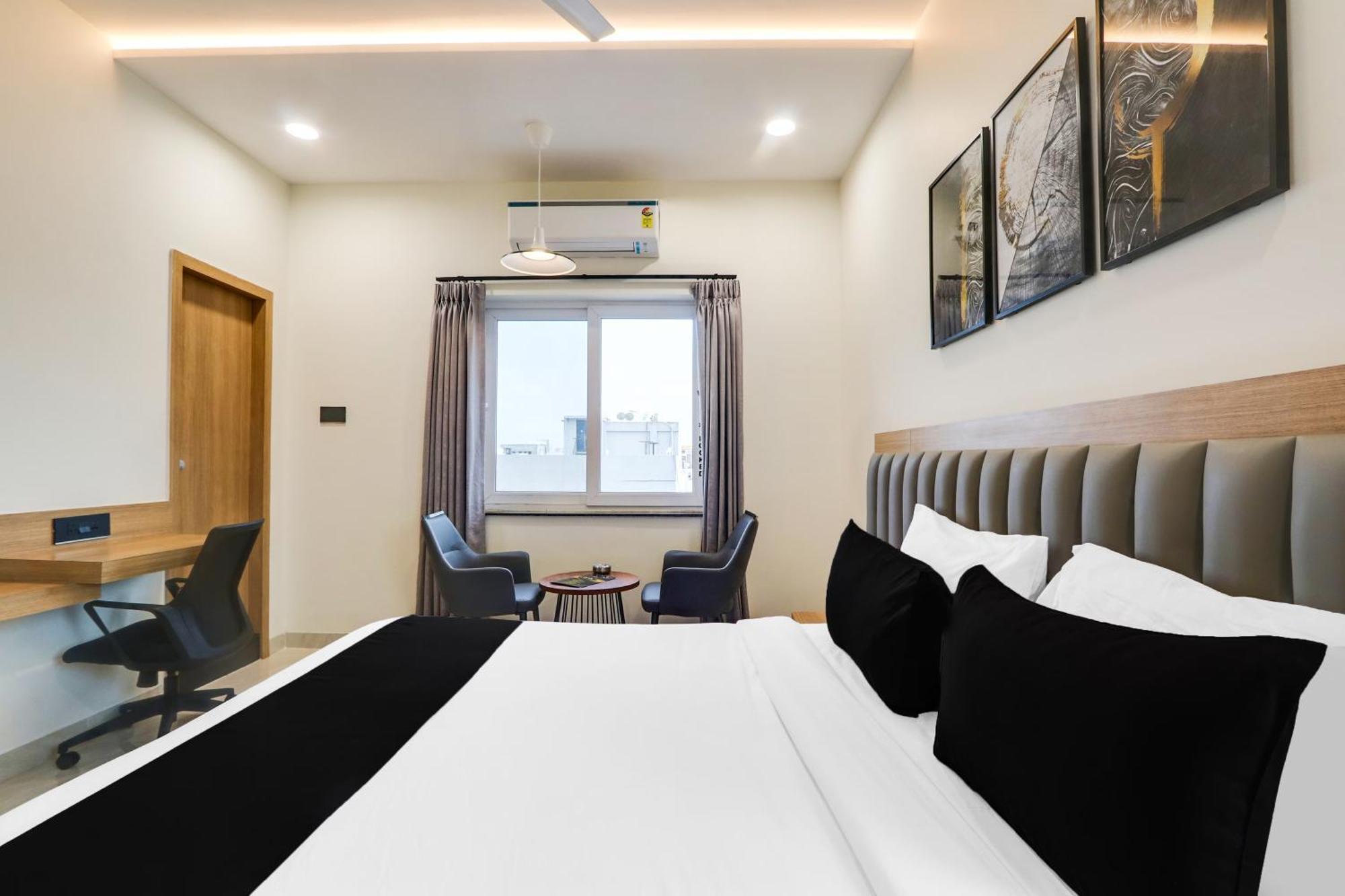 Hotel El De Empire Near Delhi Airport