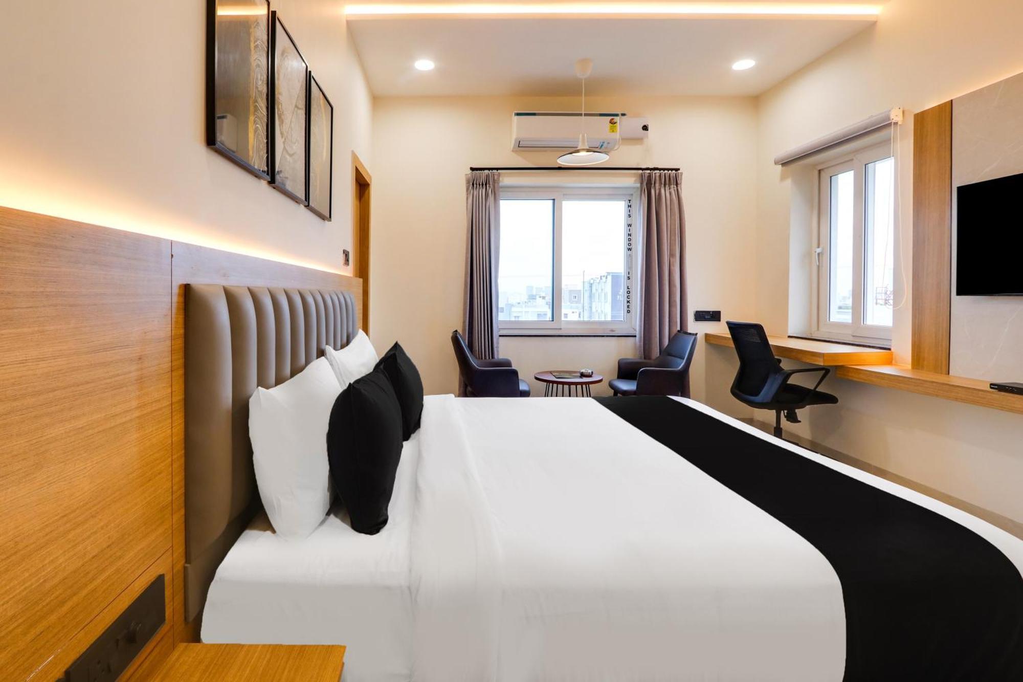 El De Empire Near Delhi Airport 4*