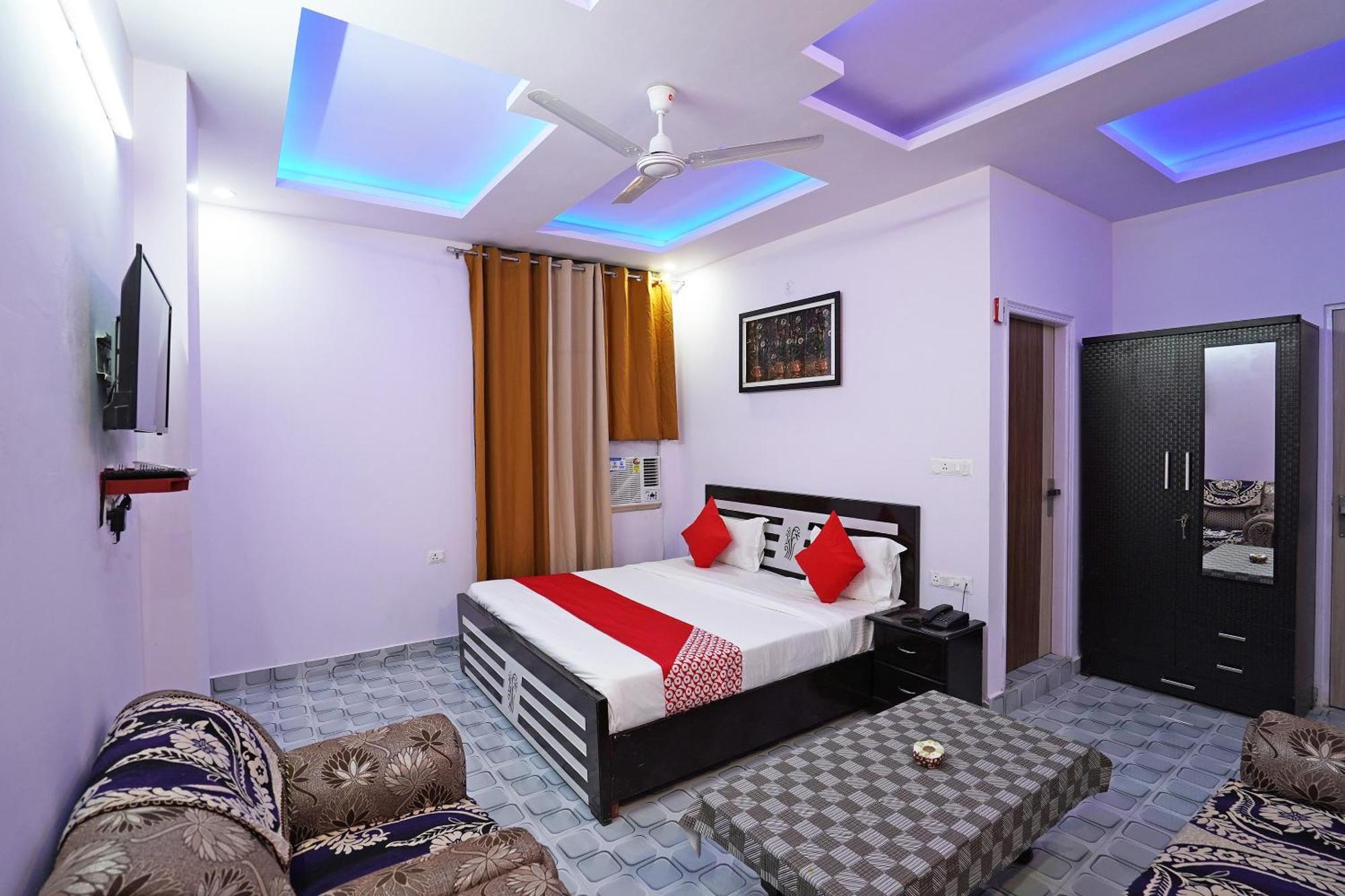 Hotel O One One Residency Delhi (National Capital Territory of India)
