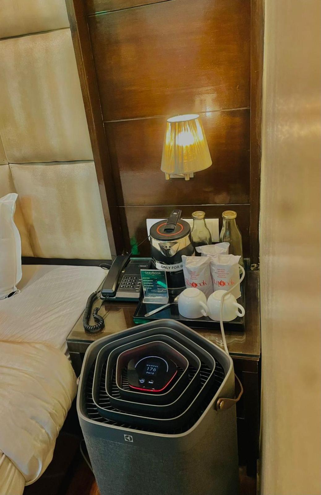 Staybook Aira Railway Station Paharganj Hotel