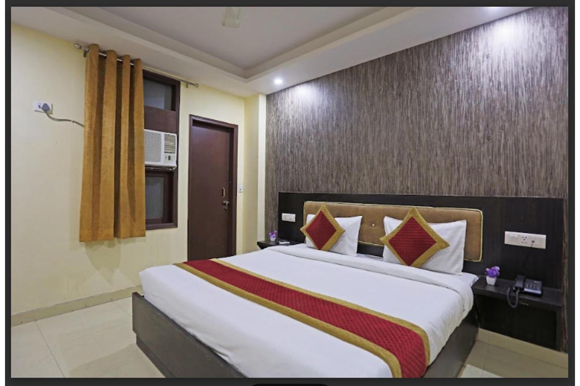 O Urban Wings Hotel 4*