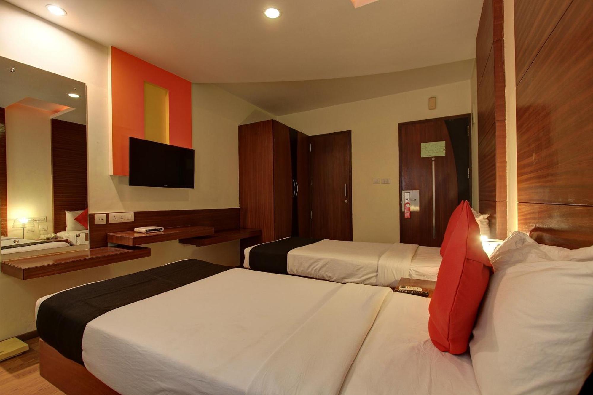 Townhouse Jp Residency Near Delhi Airport 4*