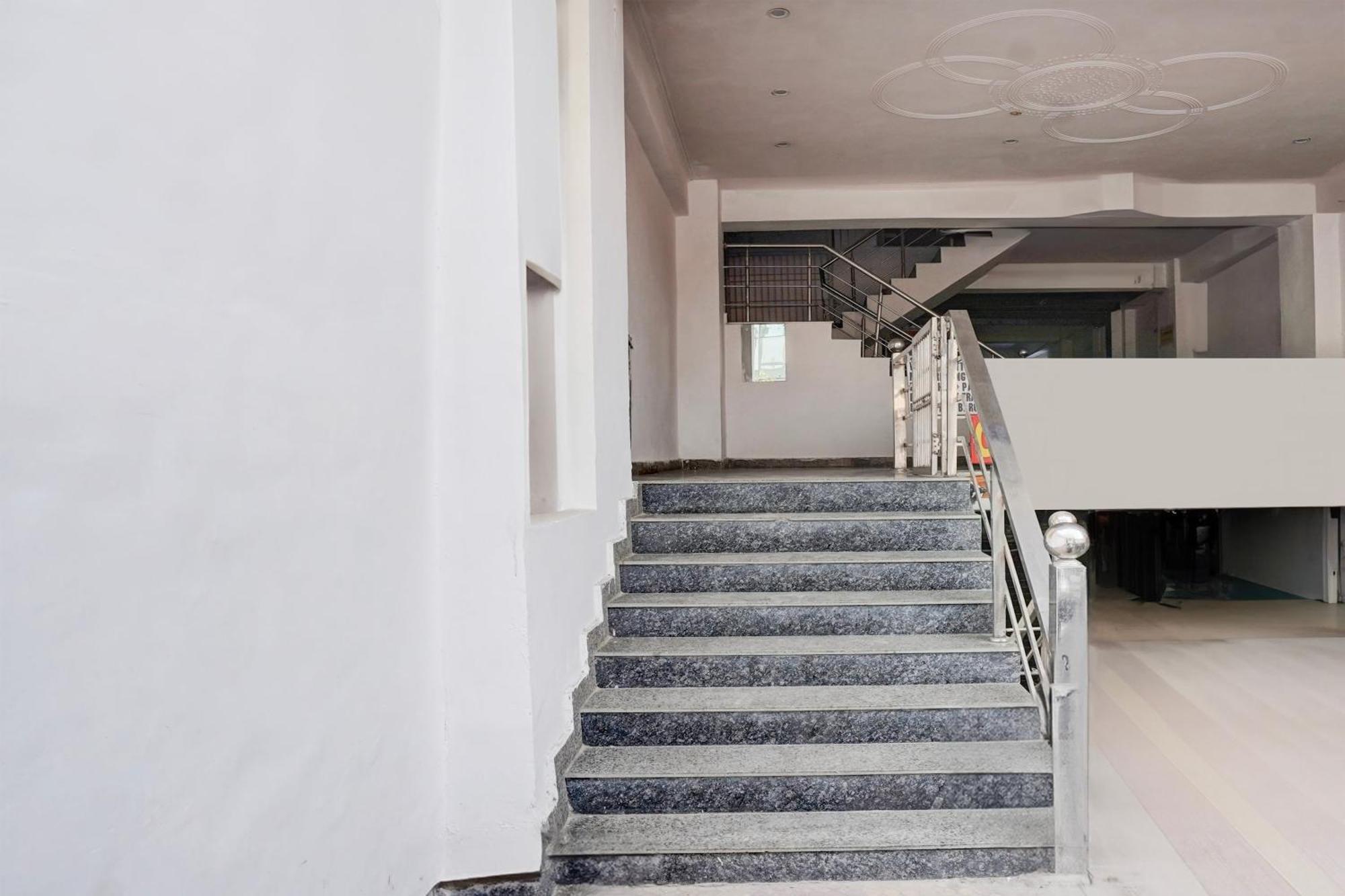 Hotel O Wamson Kalkaji Devi