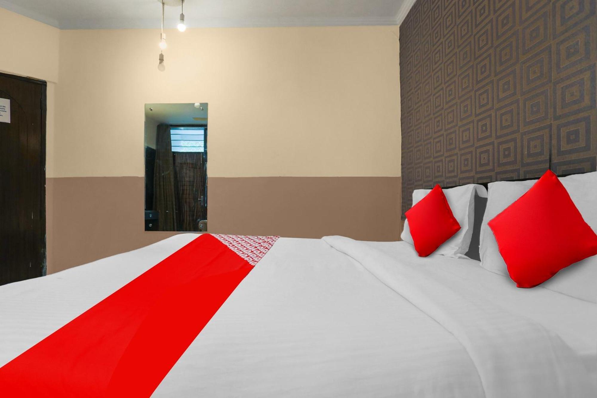 Hotel O Royal Galaxy New Delhi
