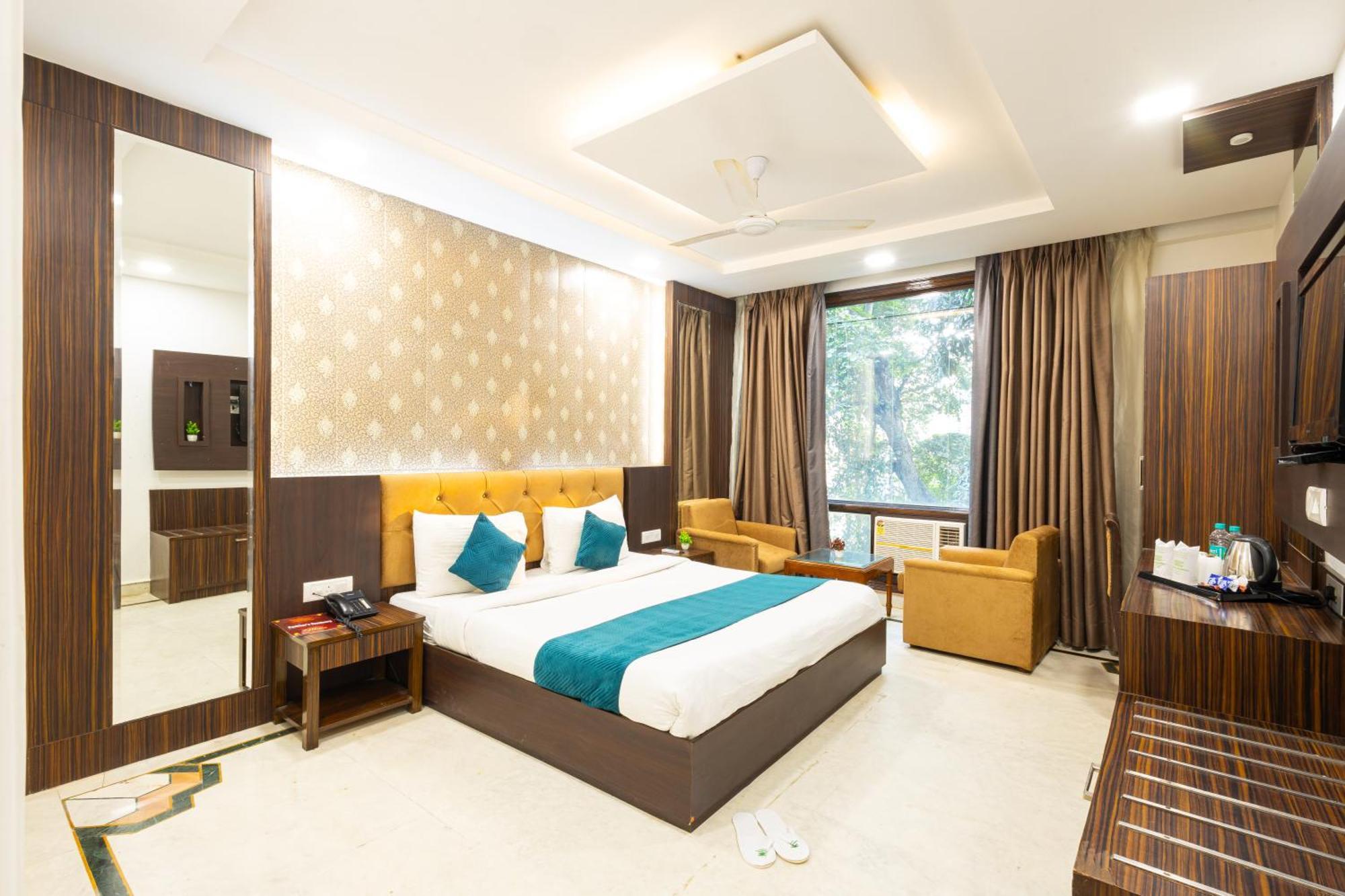 Panickers Residency - Ajmal Khan Market Near Karol Bagh Metro 3*