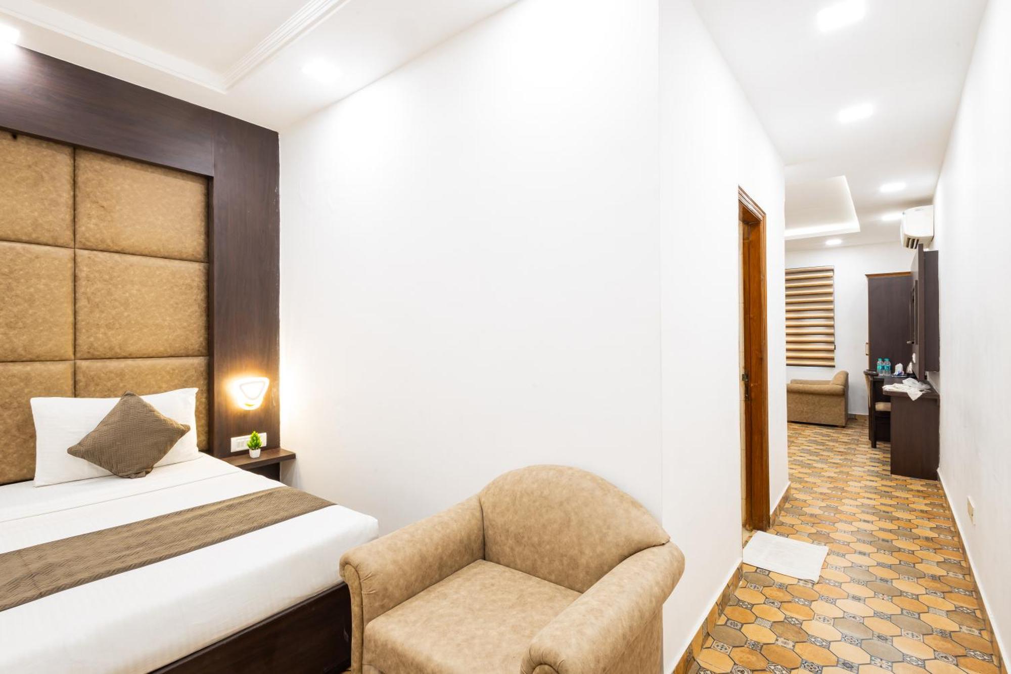 Panickers Residency - Ajmal Khan Market Near Karol Bagh Metro