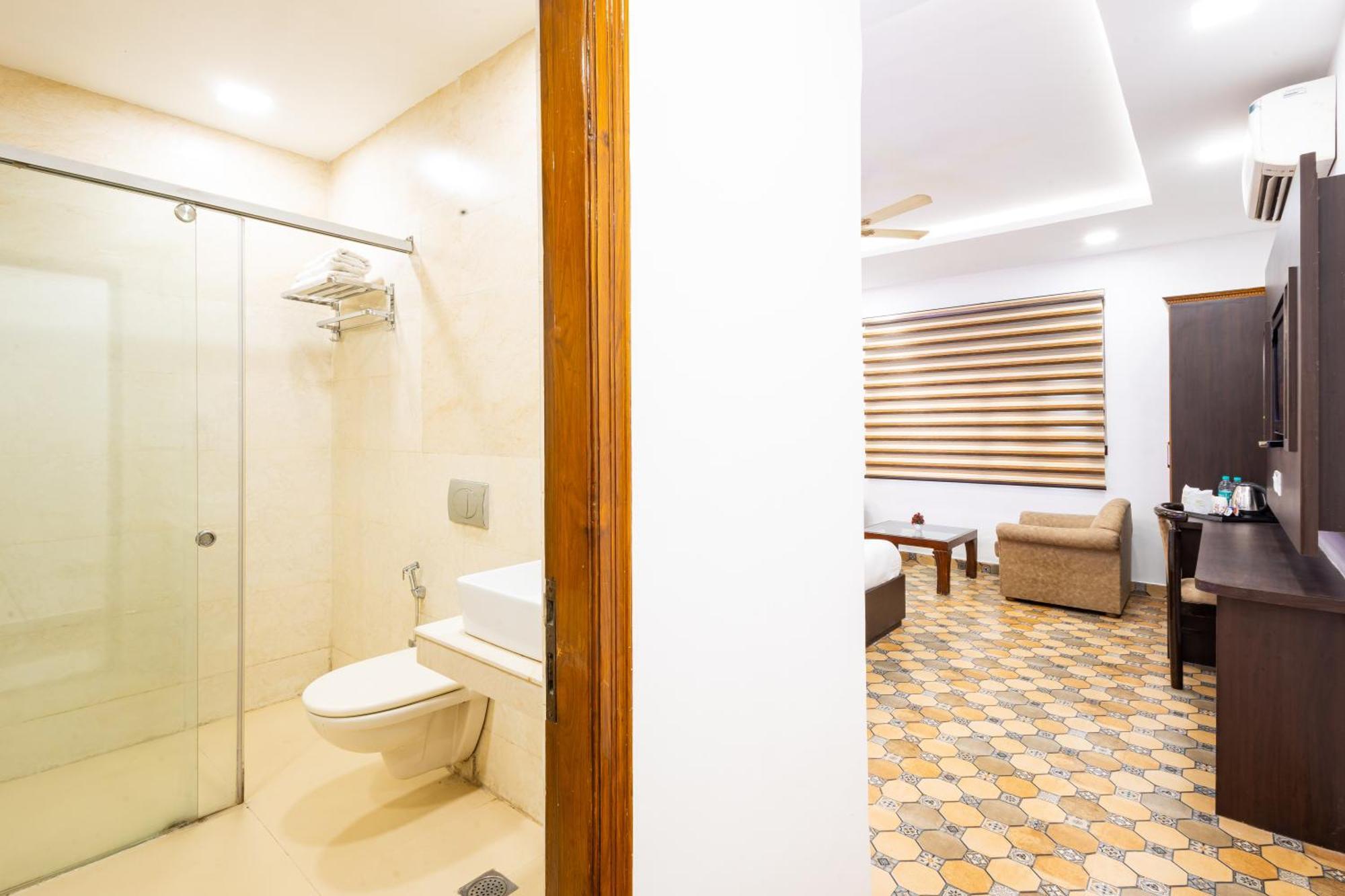 Panickers Residency - Ajmal Khan Market Near Karol Bagh Metro Hotel