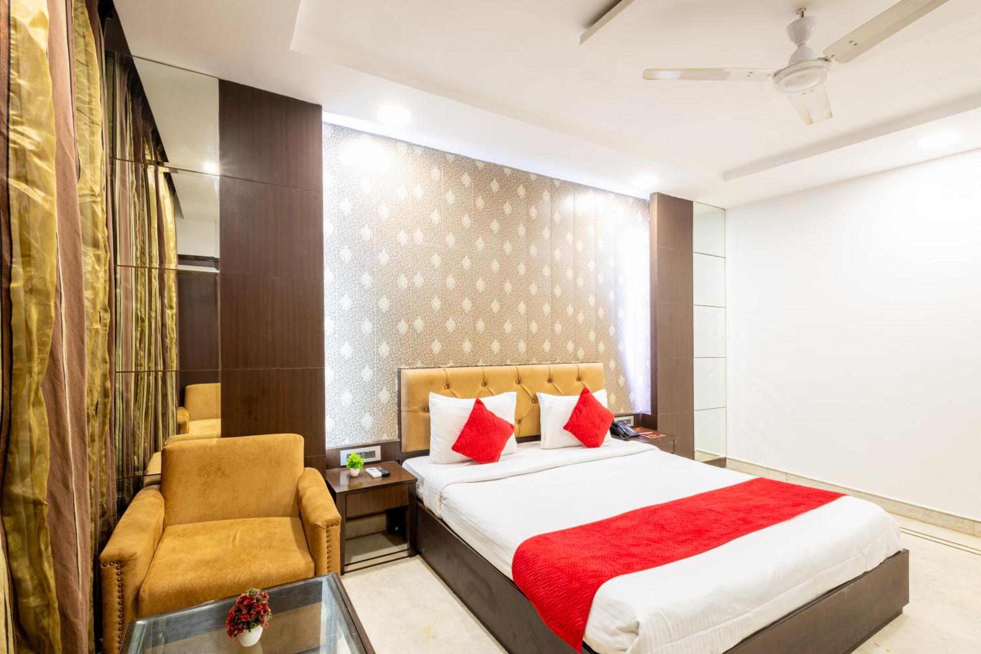 Panickers Residency - Ajmal Khan Market Near Karol Bagh Metro Hotel 3*