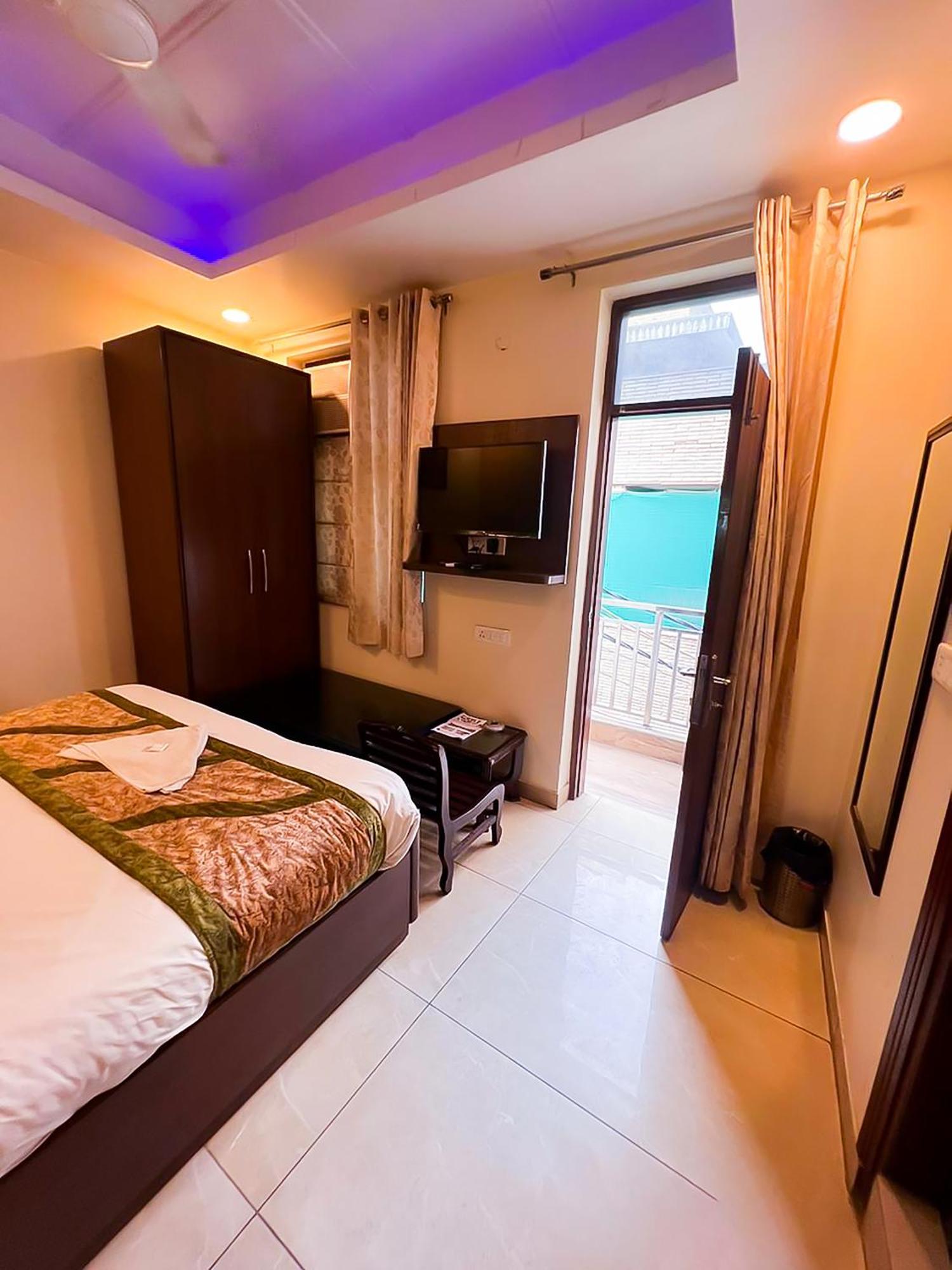 Red Stone Near Igi Airport Bed & Breakfast New Delhi
