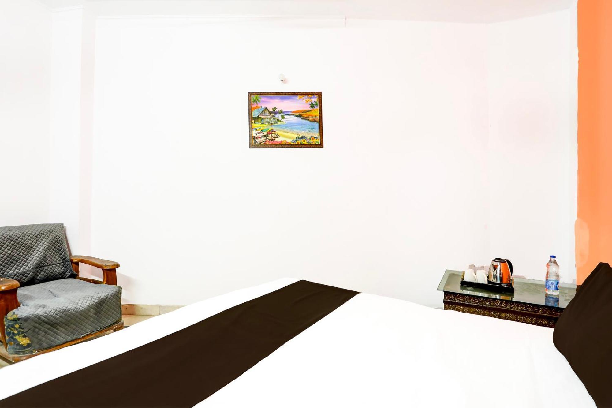 Hotel Malviya Inn - Begampur Bed & Breakfast