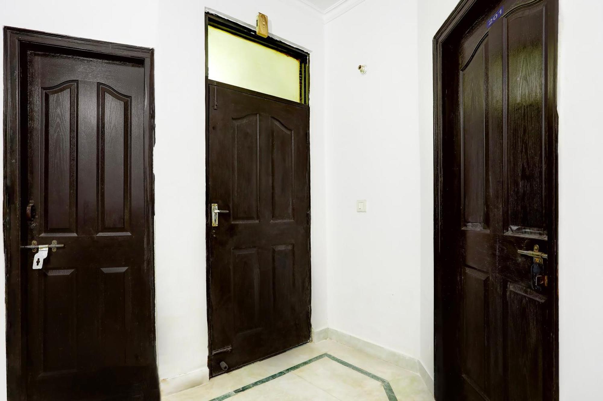 Hotel Malviya Inn - Begampur * New Delhi