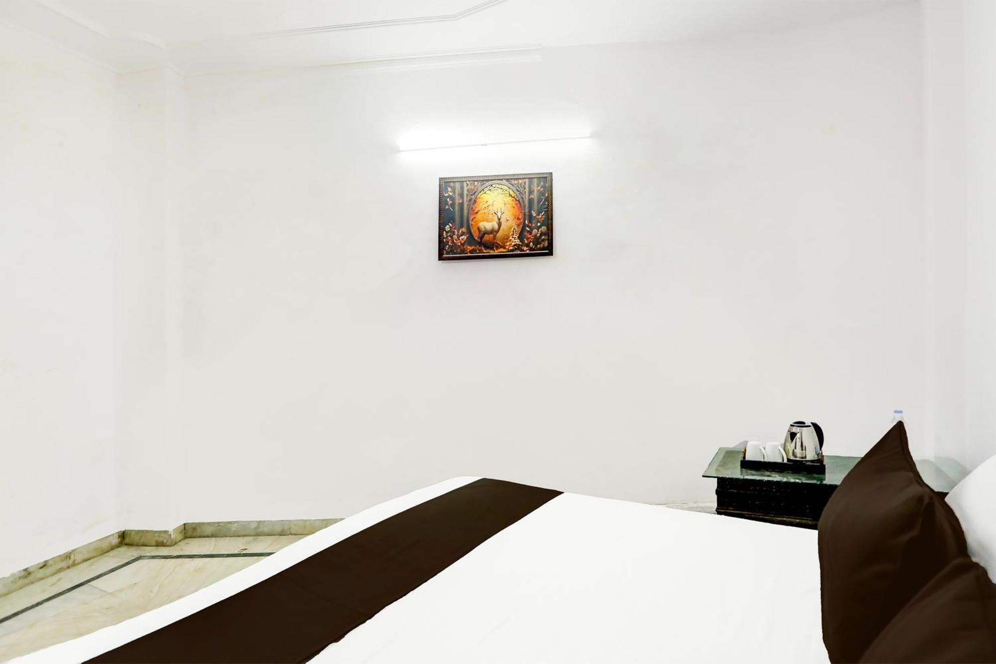 Bed & Breakfast Hotel Malviya Inn - Begampur New Delhi